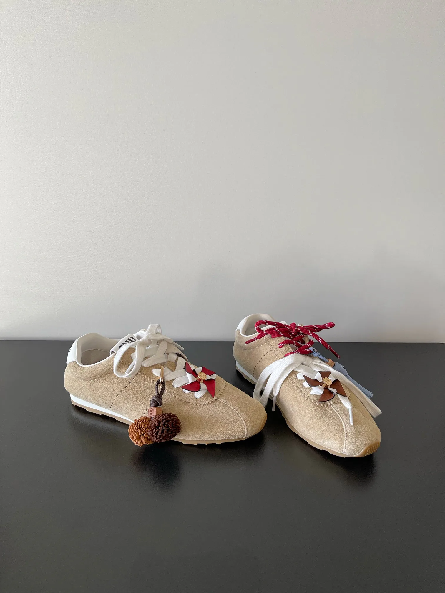 Кроссовки Женские Miu Miu 18703409
