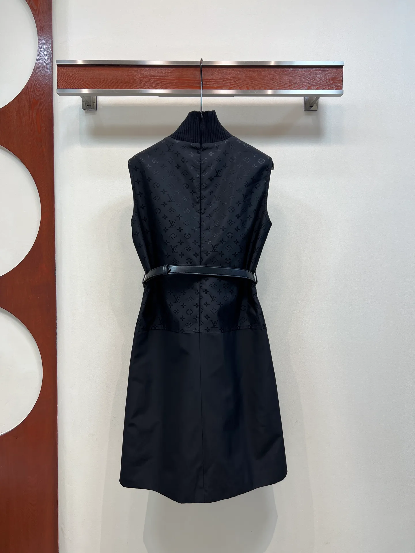 Платья Женские Louis Vuitton 19037688