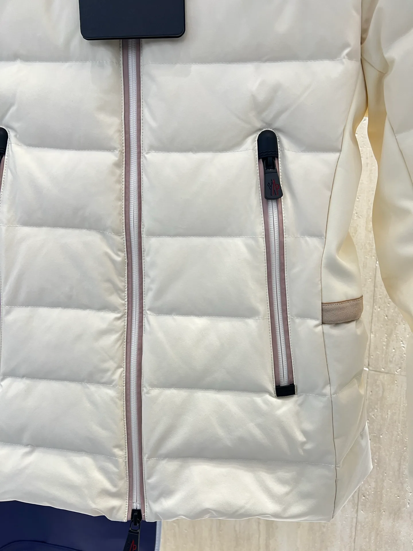 Куртки И Пуховики Мужские Moncler 18231582