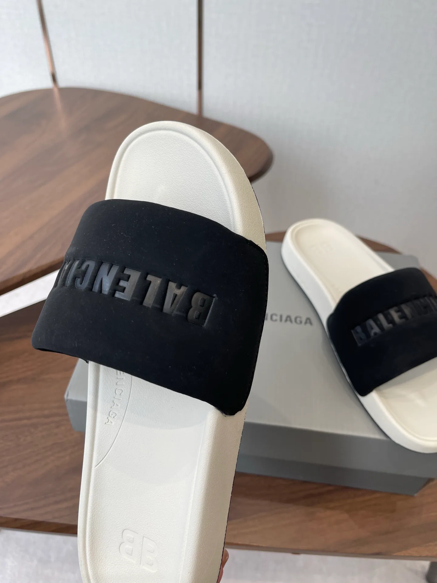 Шлепанцы Женские Balenciaga 11227408