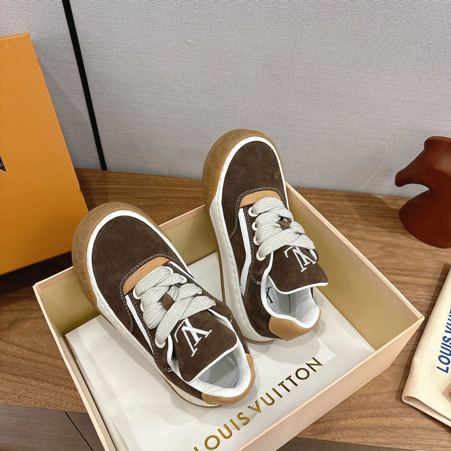 Кроссовки Женские Louis Vuitton 5611475