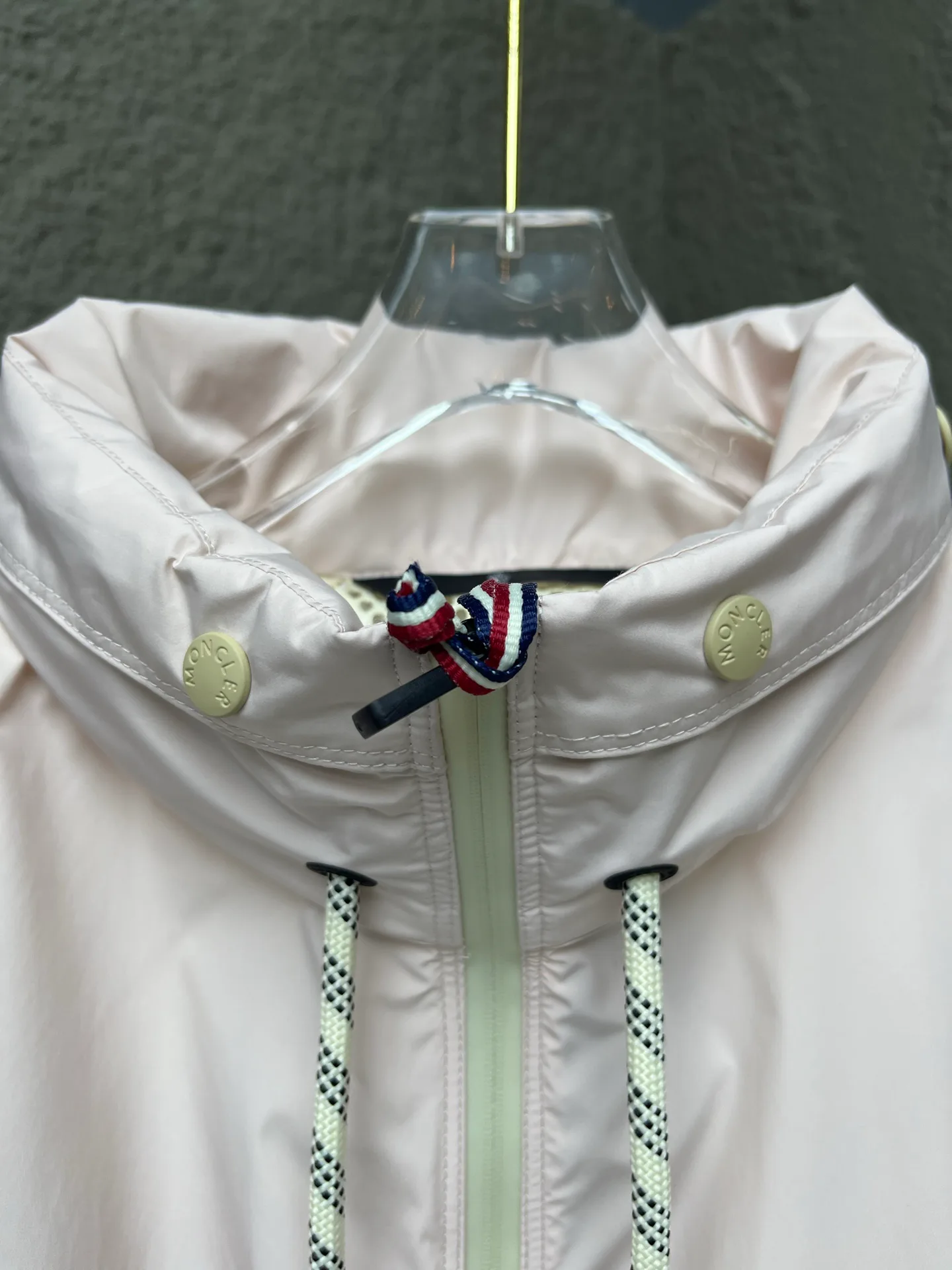Куртки И Пуховики Женские Moncler 14179696