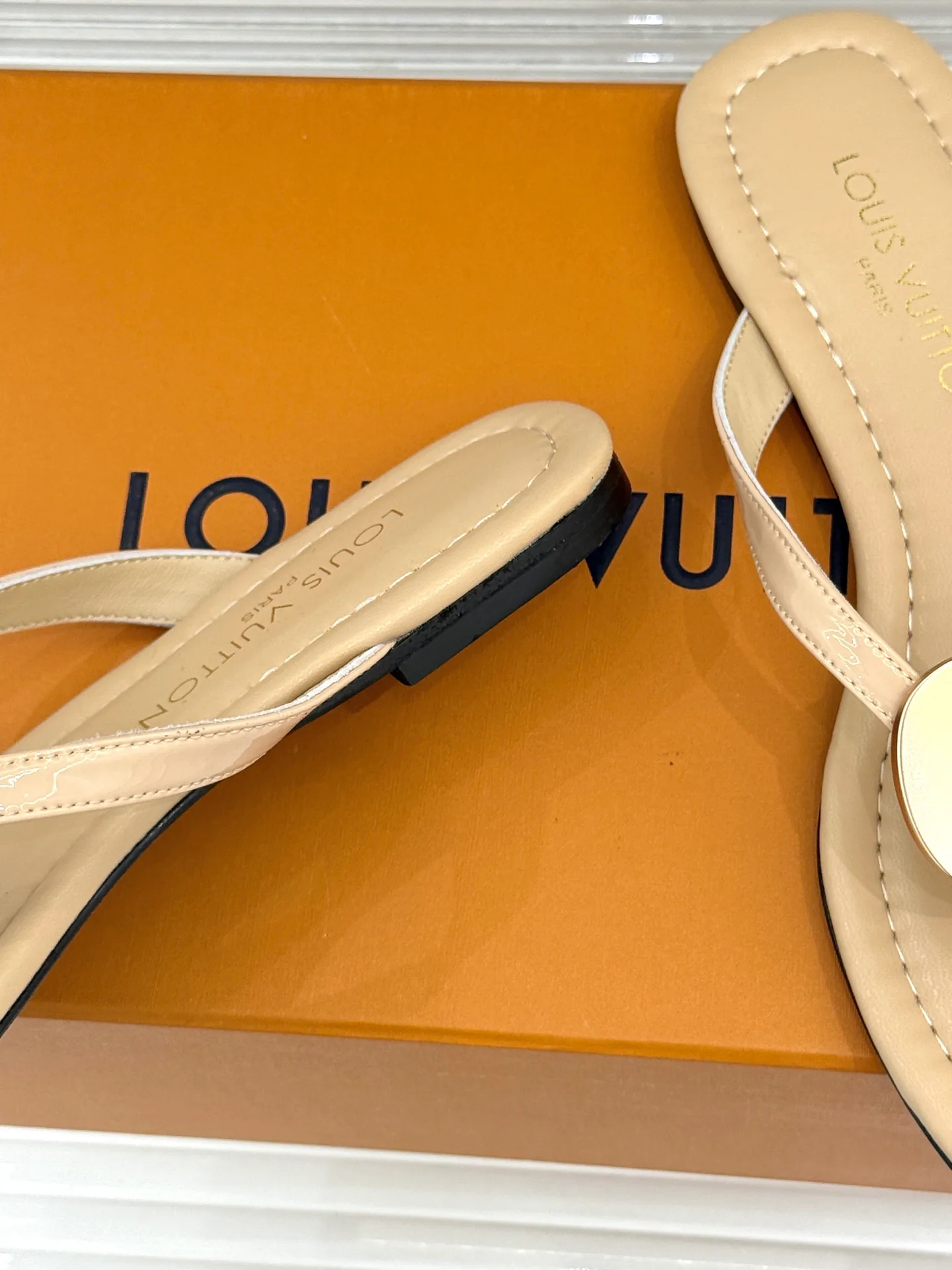 Шлепанцы Женские Louis Vuitton 17596995