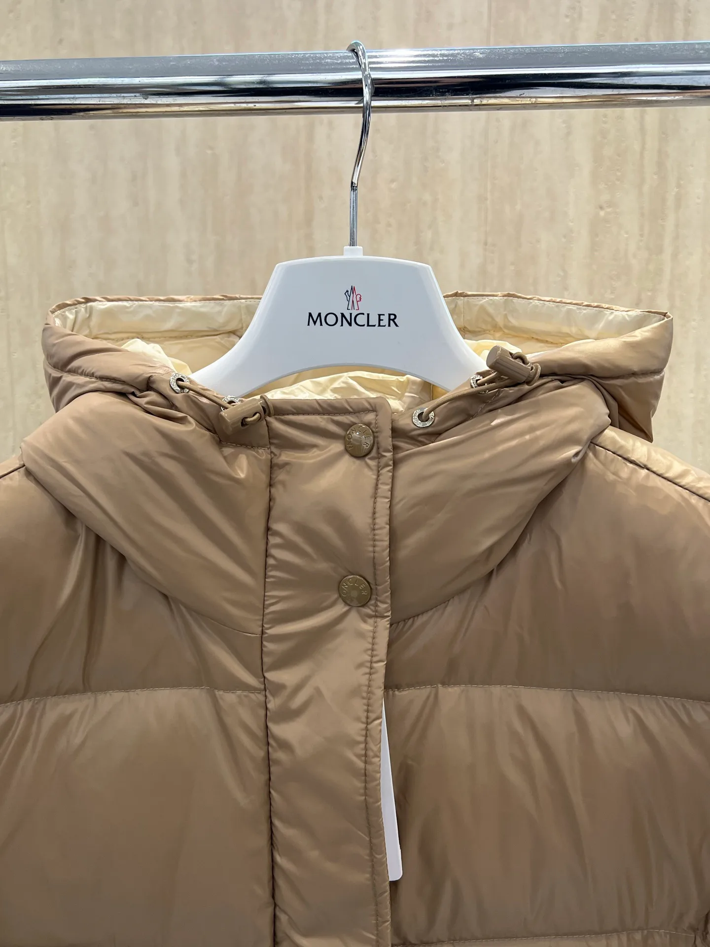 Куртки И Пуховики Женские Moncler 18723444