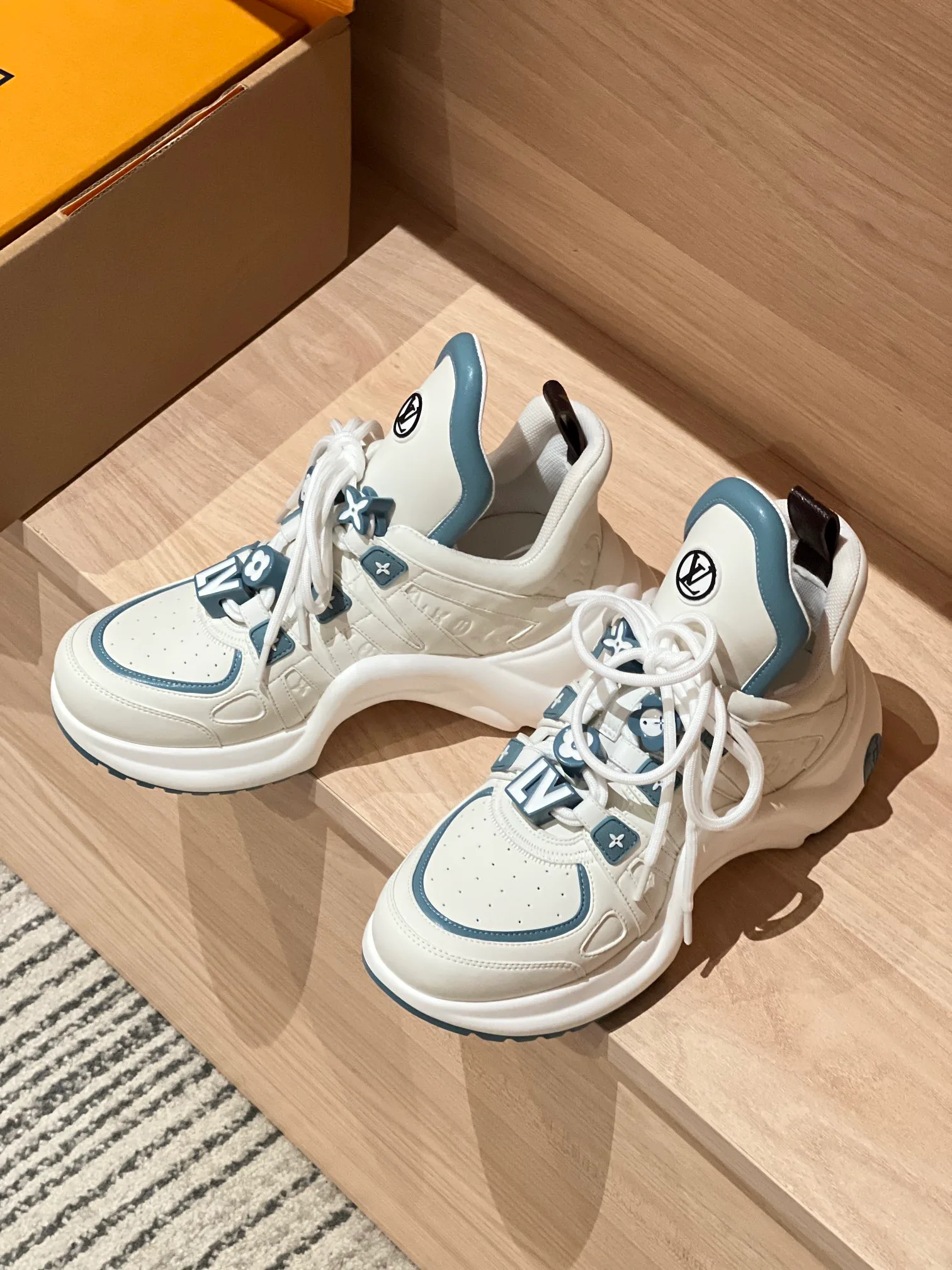 Кроссовки Женские Louis Vuitton 371390