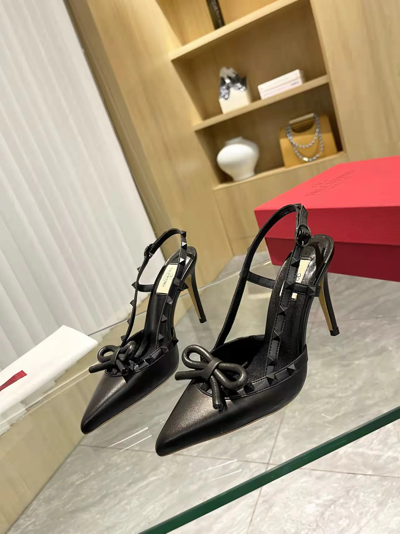 Босоножки Женские Valentino 11602178