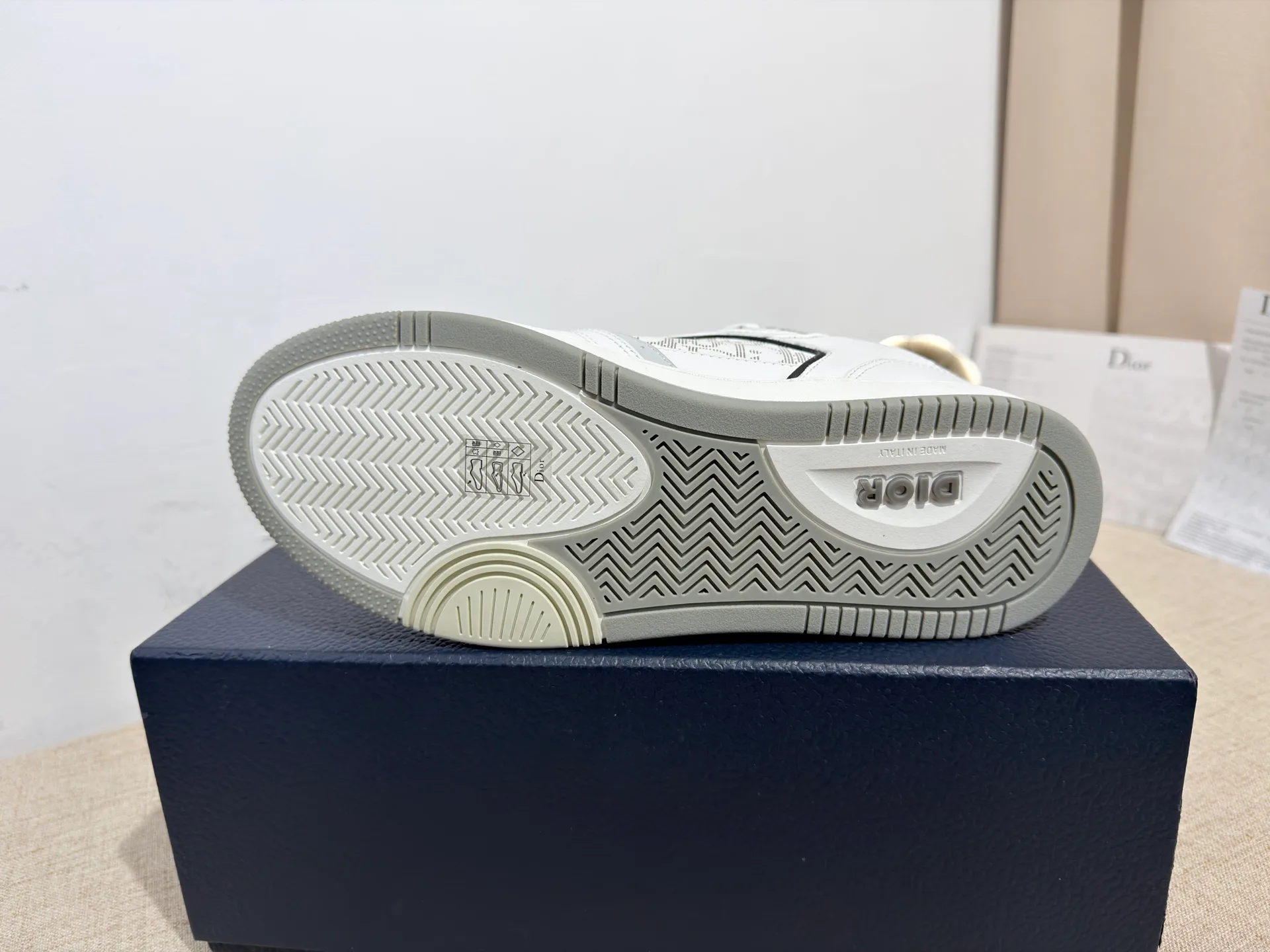 Кроссовки Женские Christian Dior 11456085