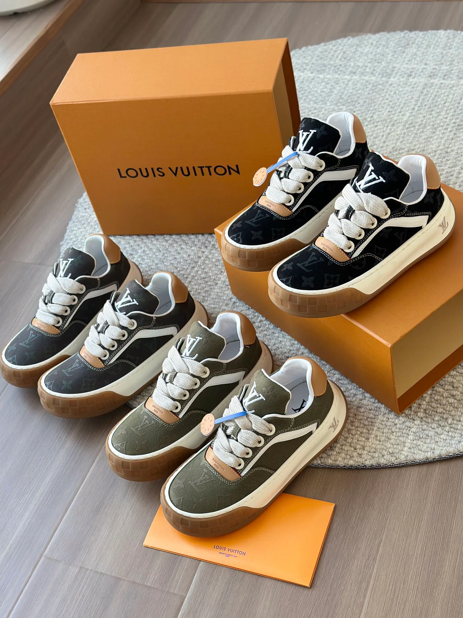 Кроссовки Женские Louis Vuitton 18769307