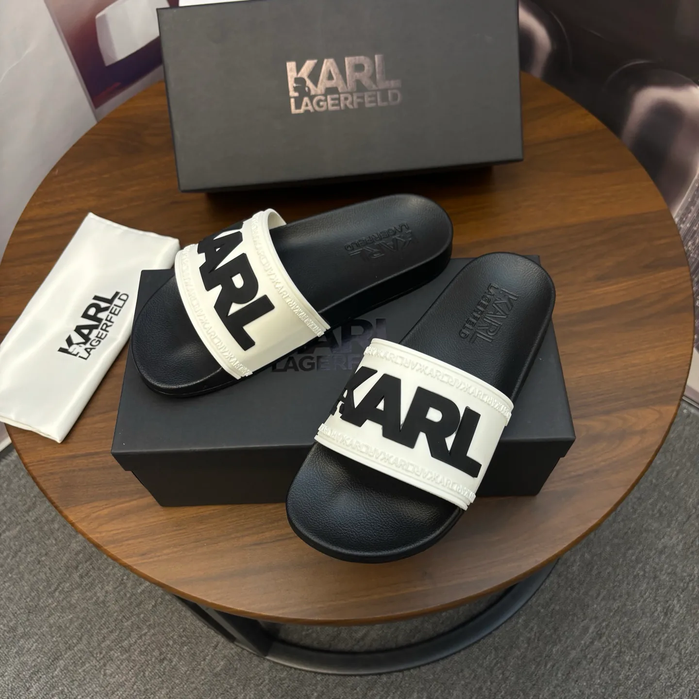 Шлепанцы Женские Karl Lagerfeld 10776045