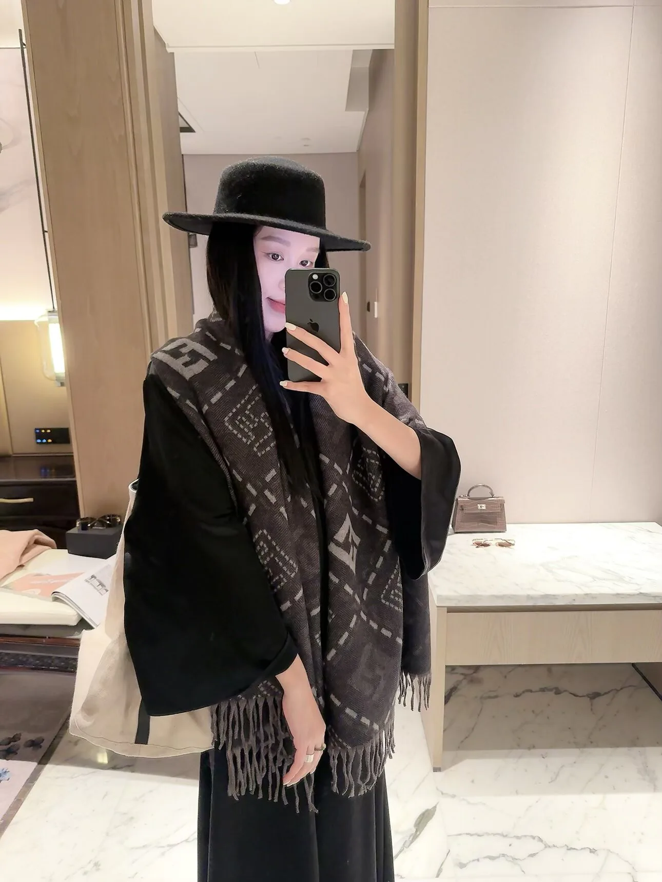 Шарфы Fendi 18322460
