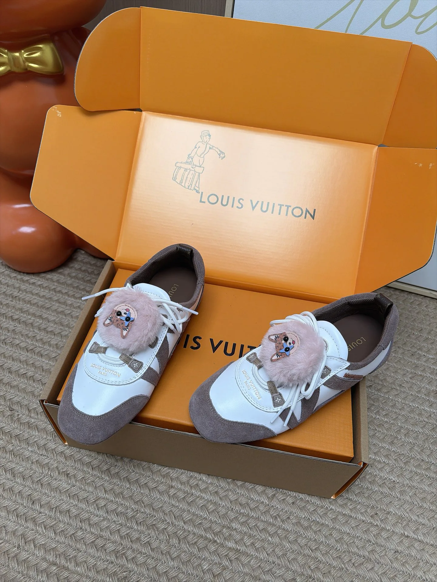 Кроссовки Женские Louis Vuitton 18063008