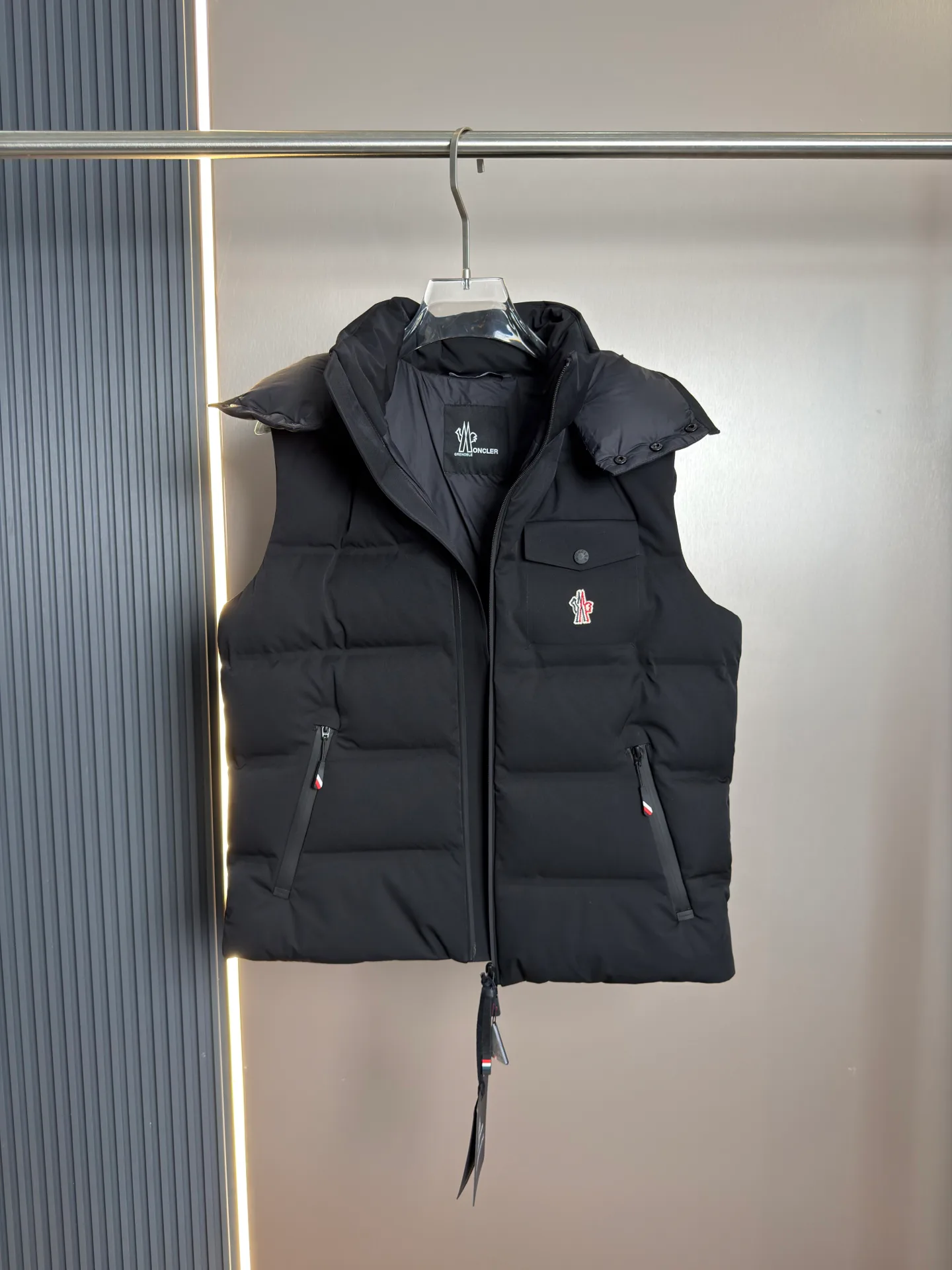 Куртки И Пуховики Мужские Moncler 17925011