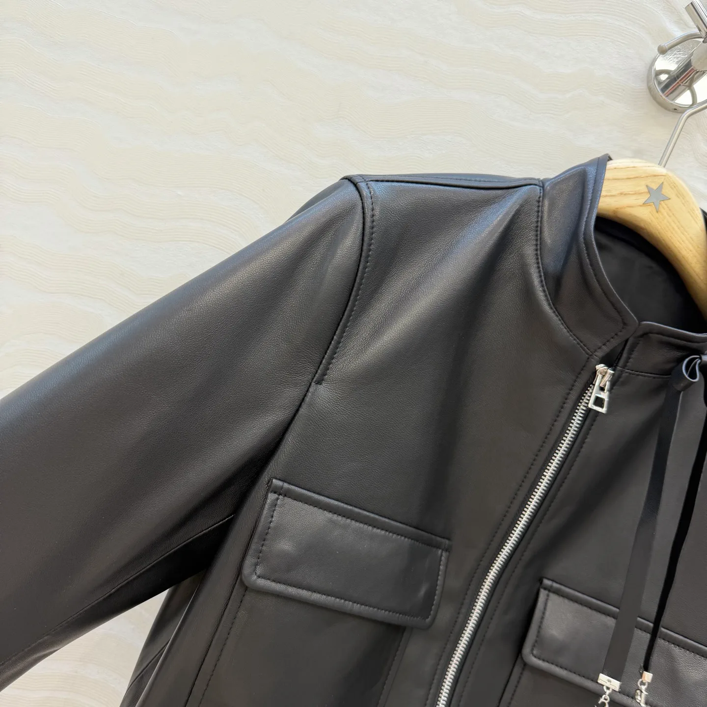 Кожаные Куртки И Дублёнки Женские Christian Dior 10777506