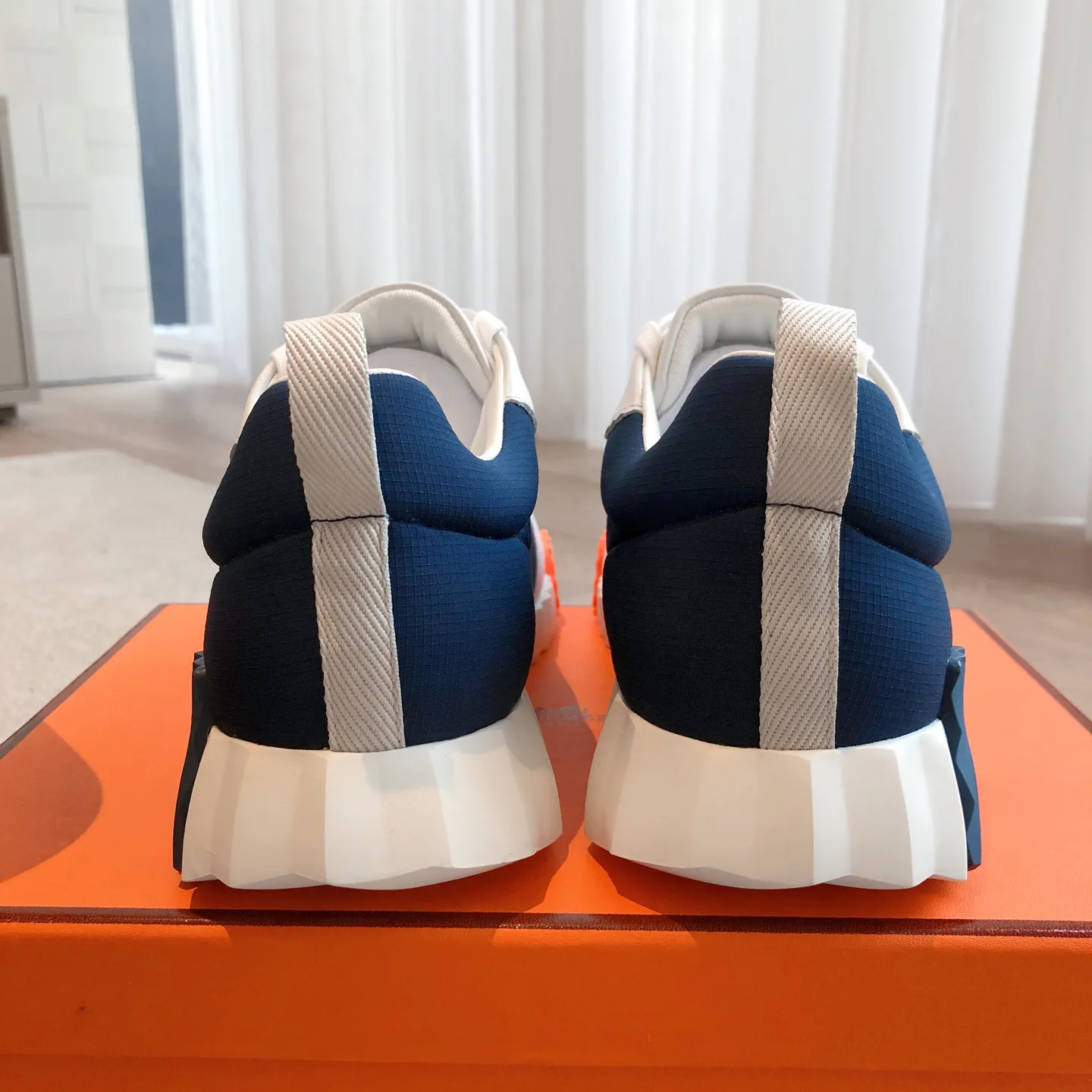Кроссовки Женские Hermes 18729719