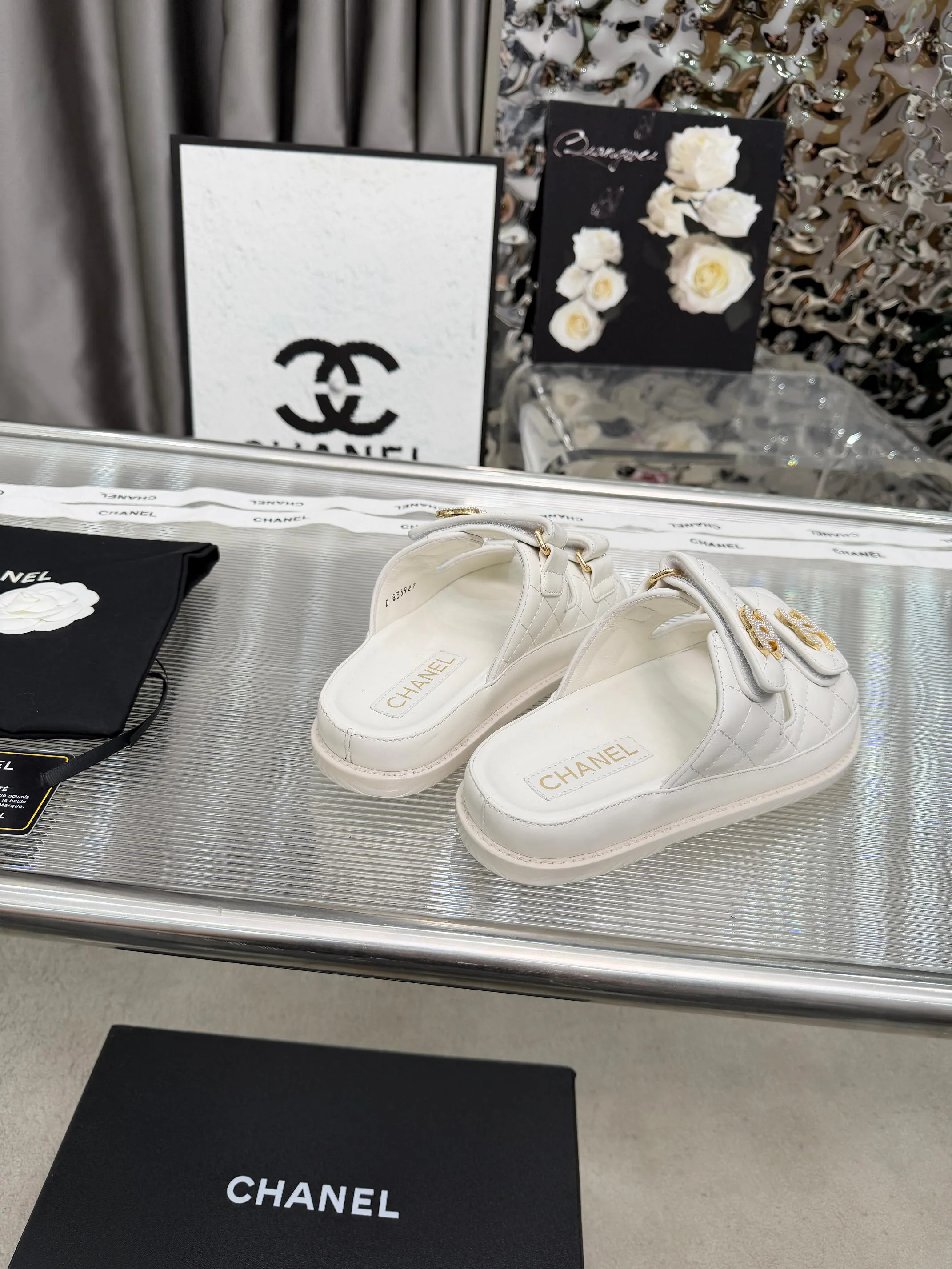 Шлепанцы Женские Chanel 10437067