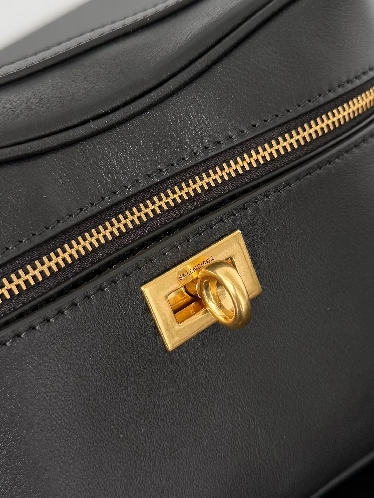 Клатчи Женские Balenciaga 11451448