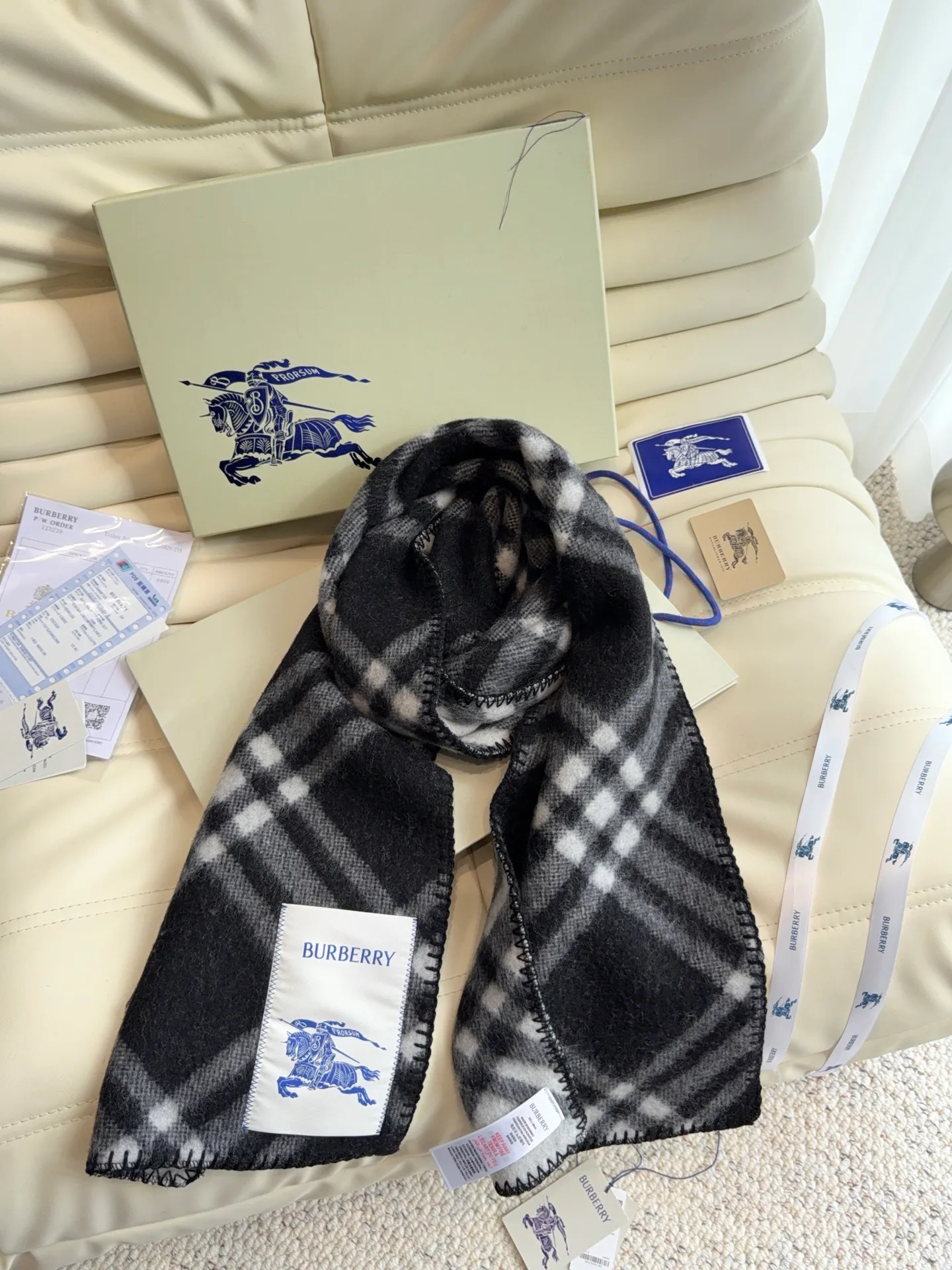 Шарфы Burberry 18104960