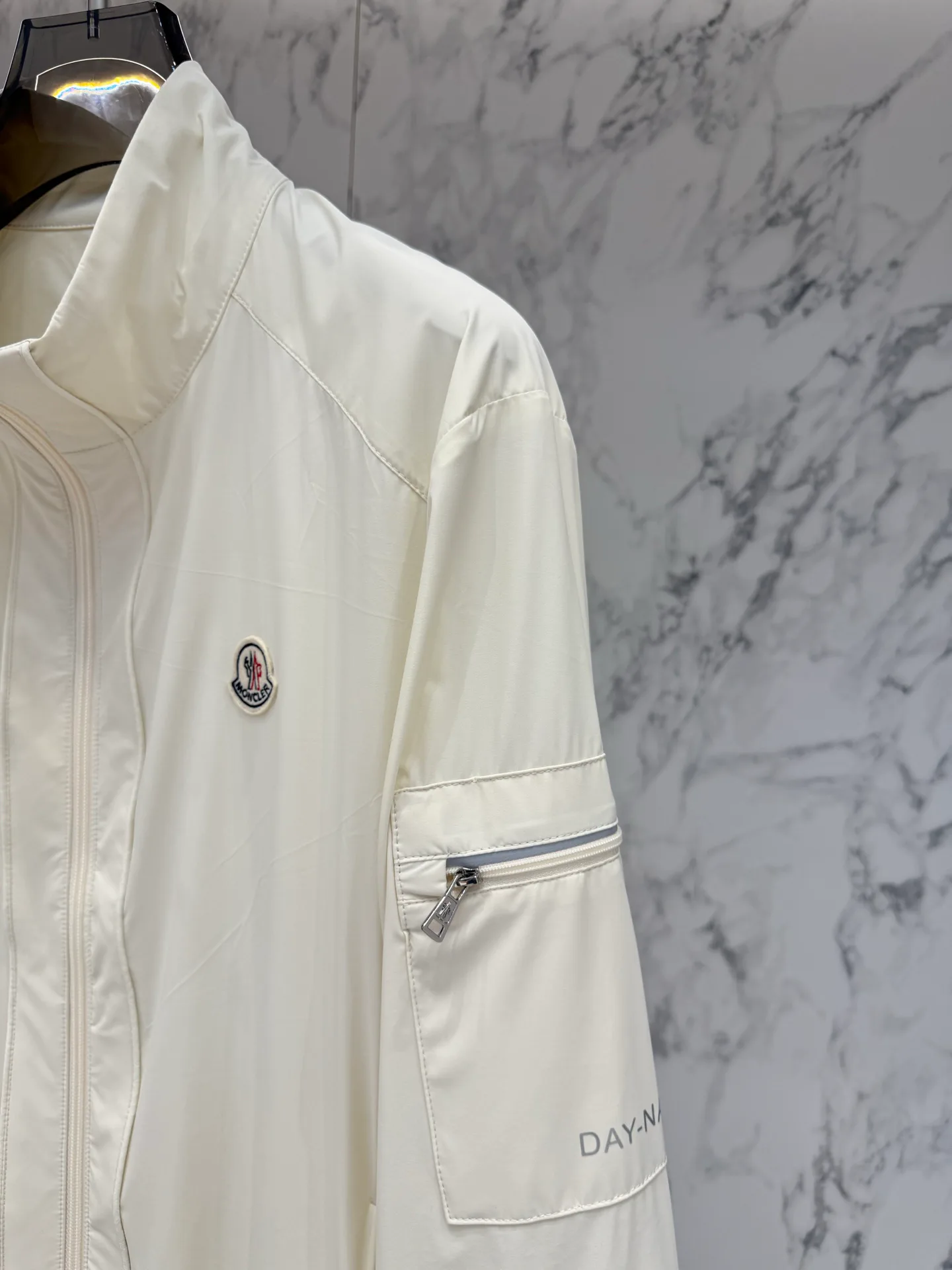 Куртки И Пуховики Мужские Moncler 11520366