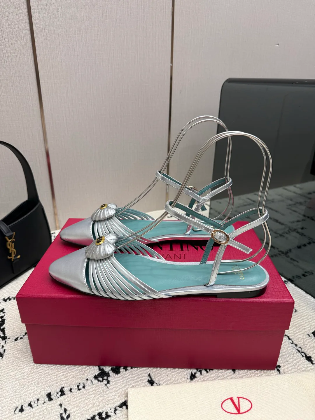 Босоножки Женские Valentino 18598096