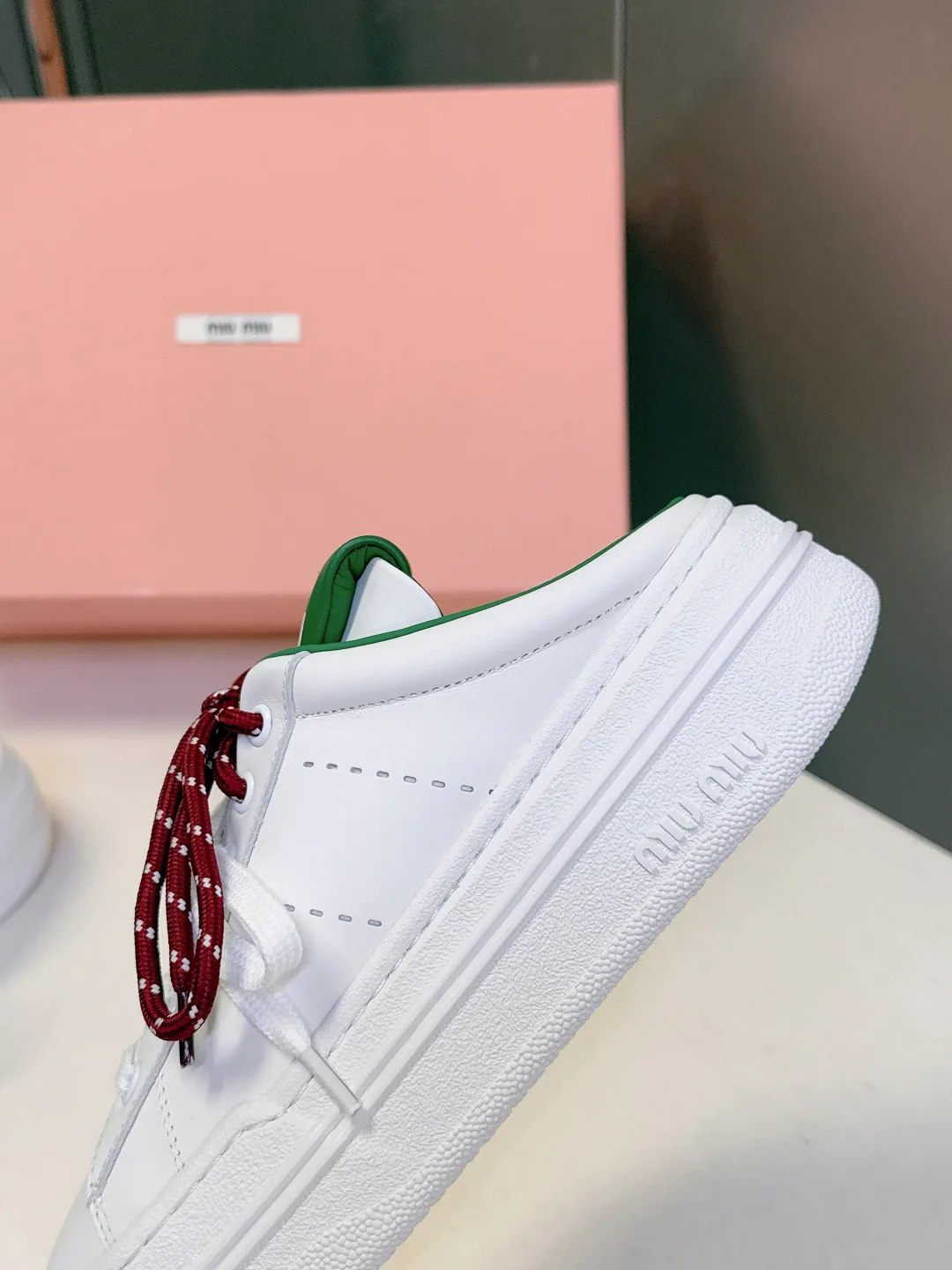 Кроссовки Женские Miu Miu 17589328