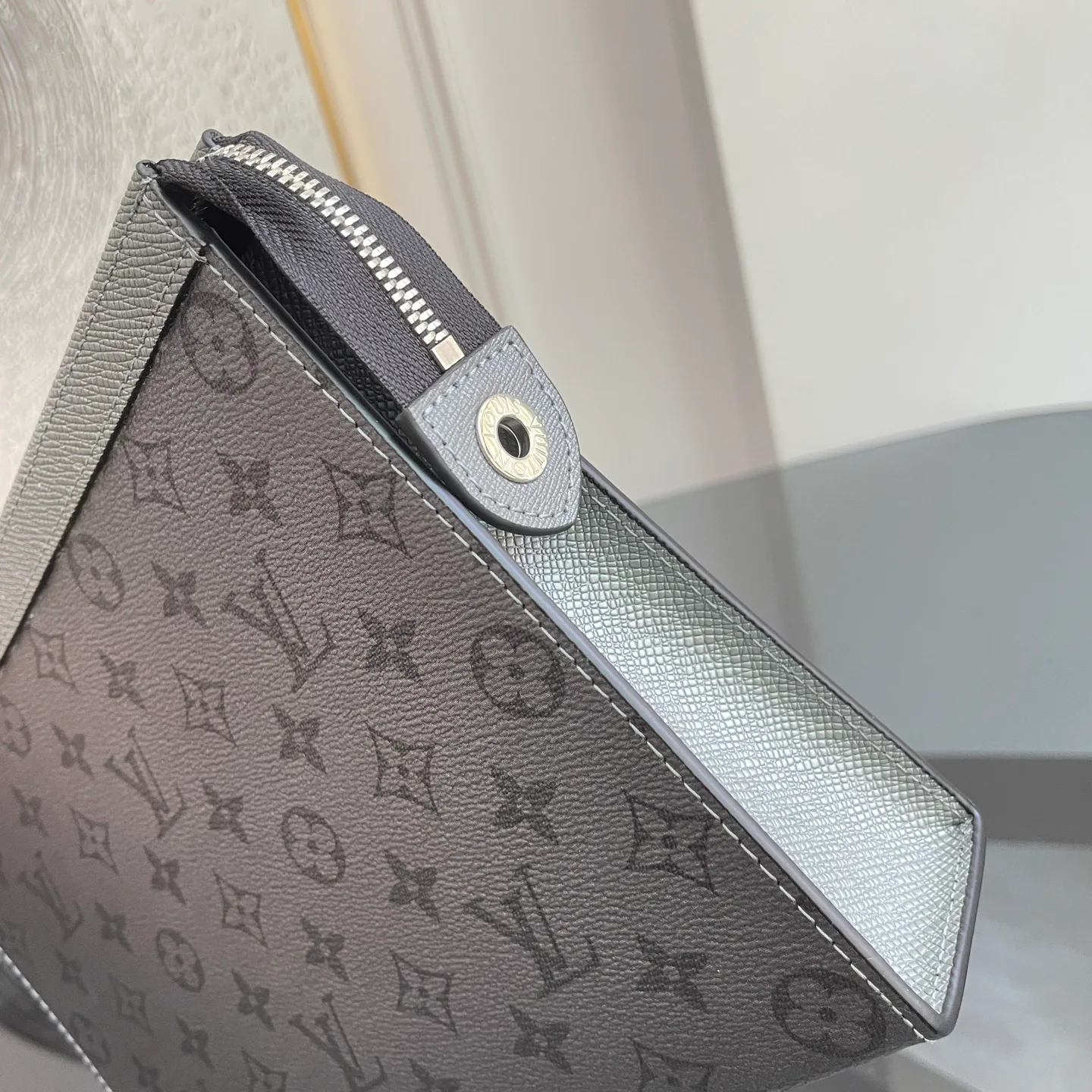Клатчи Женские Louis Vuitton 11668945