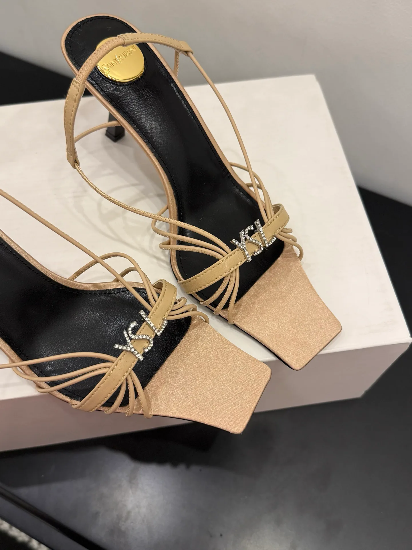 Босоножки Женские Saint Laurent 11739348