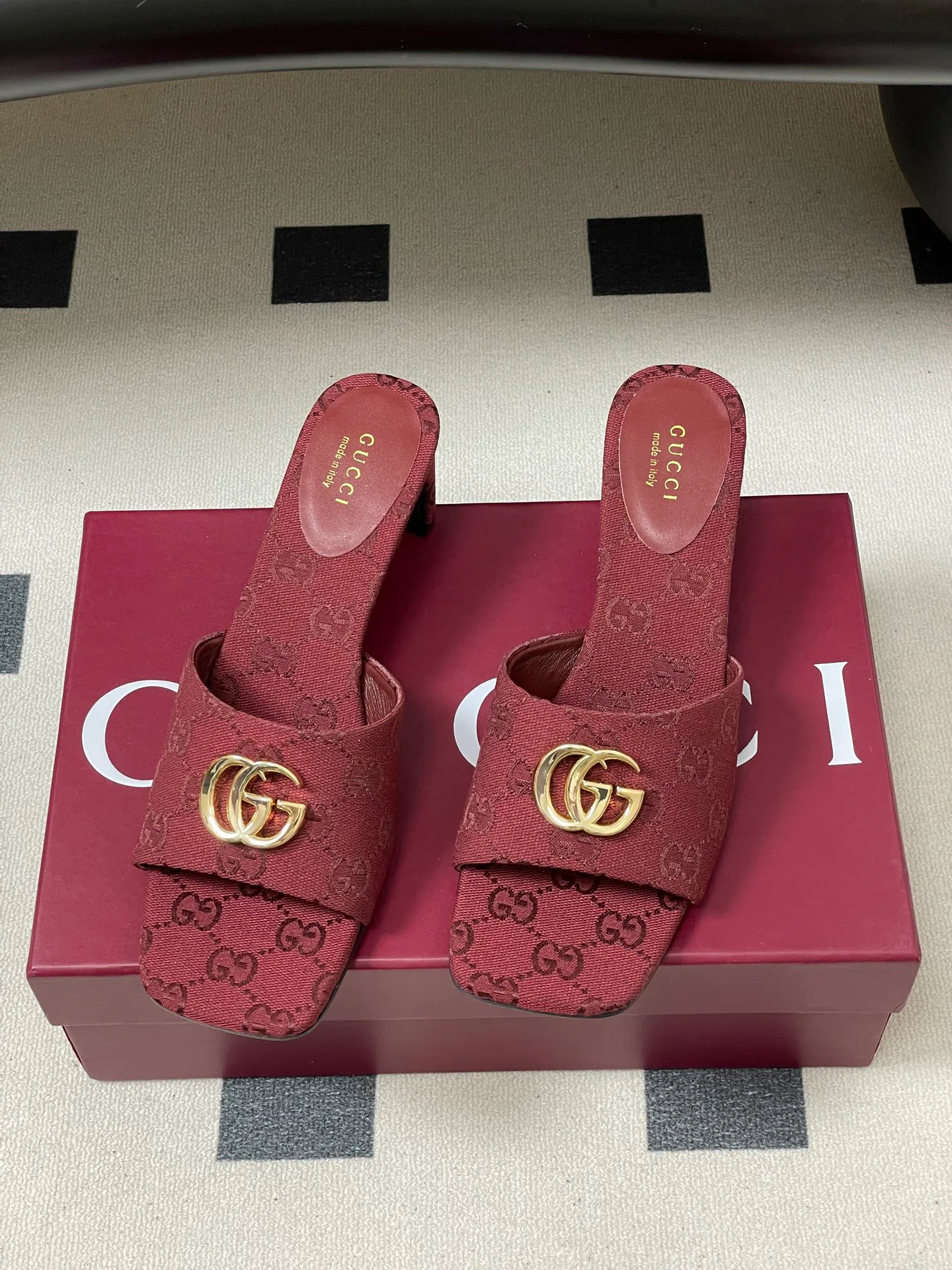 Босоножки Женские Gucci 11886542