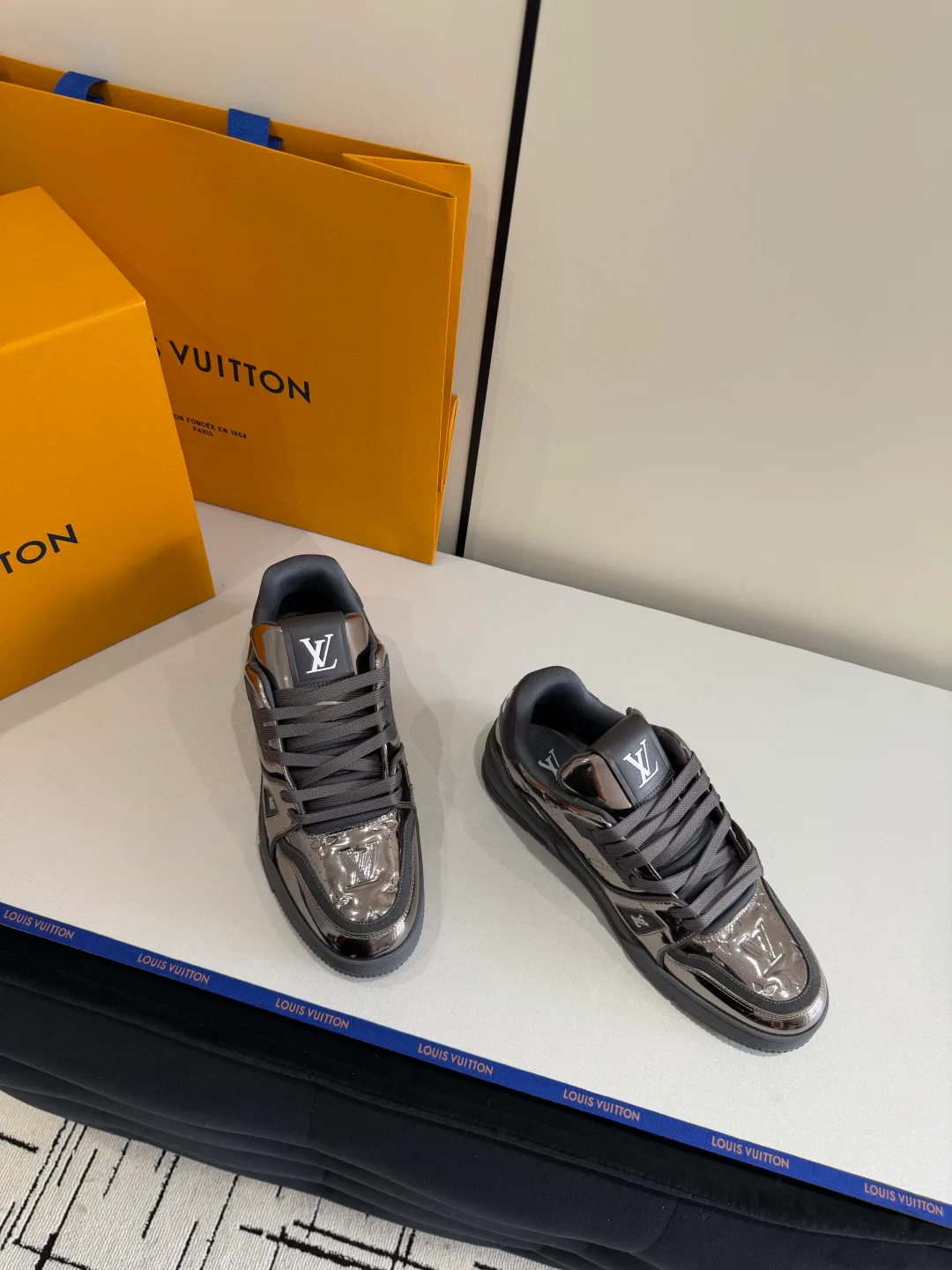 Кроссовки Мужские Louis Vuitton 12370904