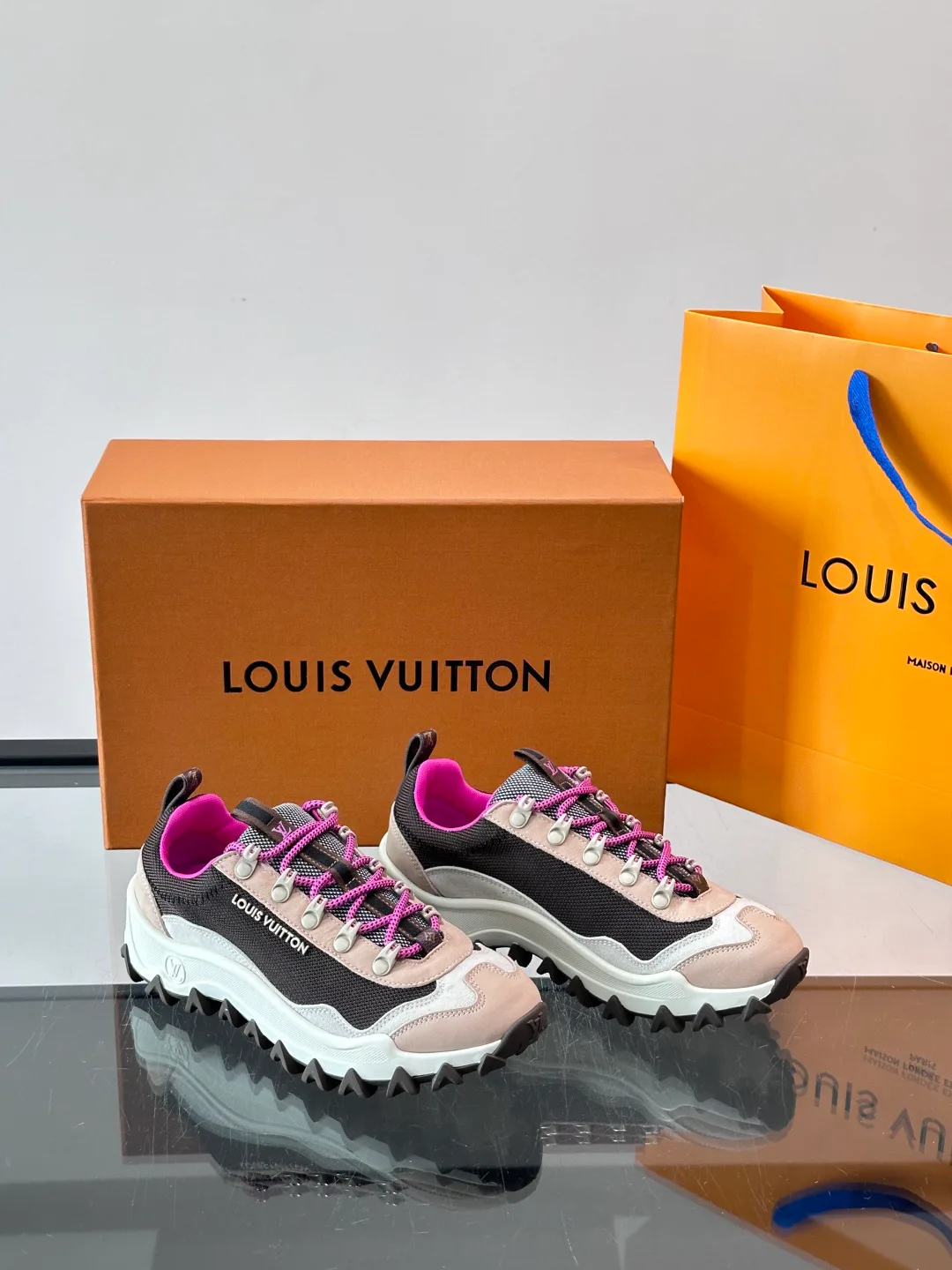 Кроссовки Женские Louis Vuitton 13580312