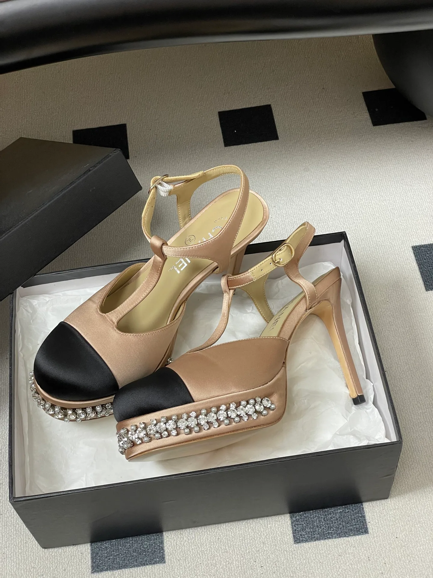 Босоножки Женские Chanel 11682290