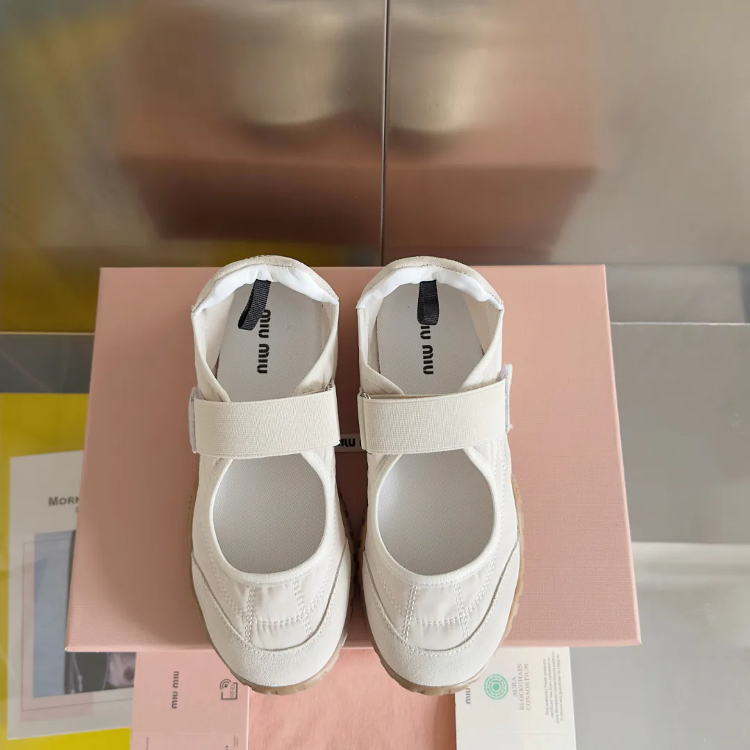 Кроссовки Женские Miu Miu 22820