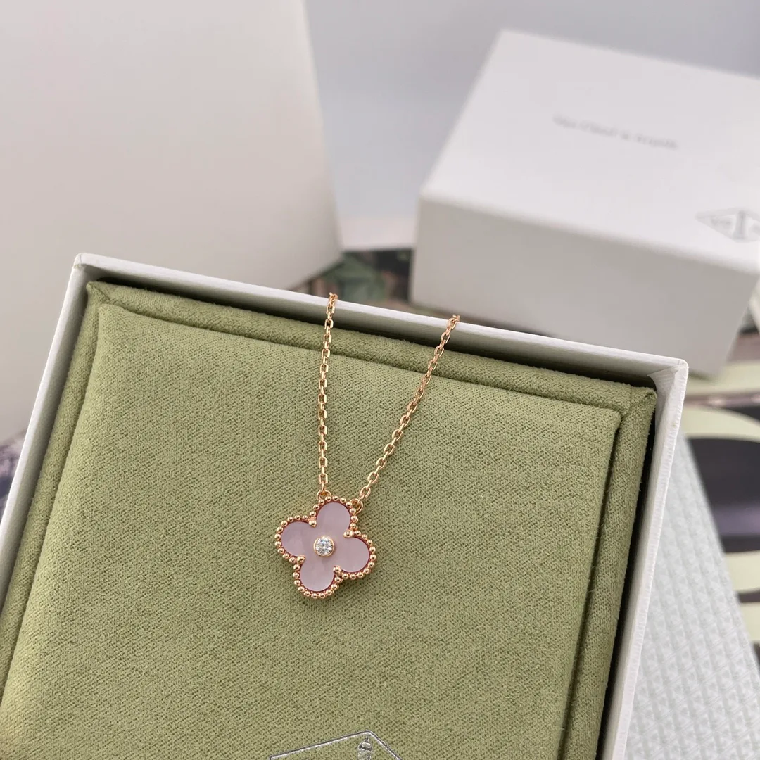 Бижутерия Van Cleef & Arpels 260548