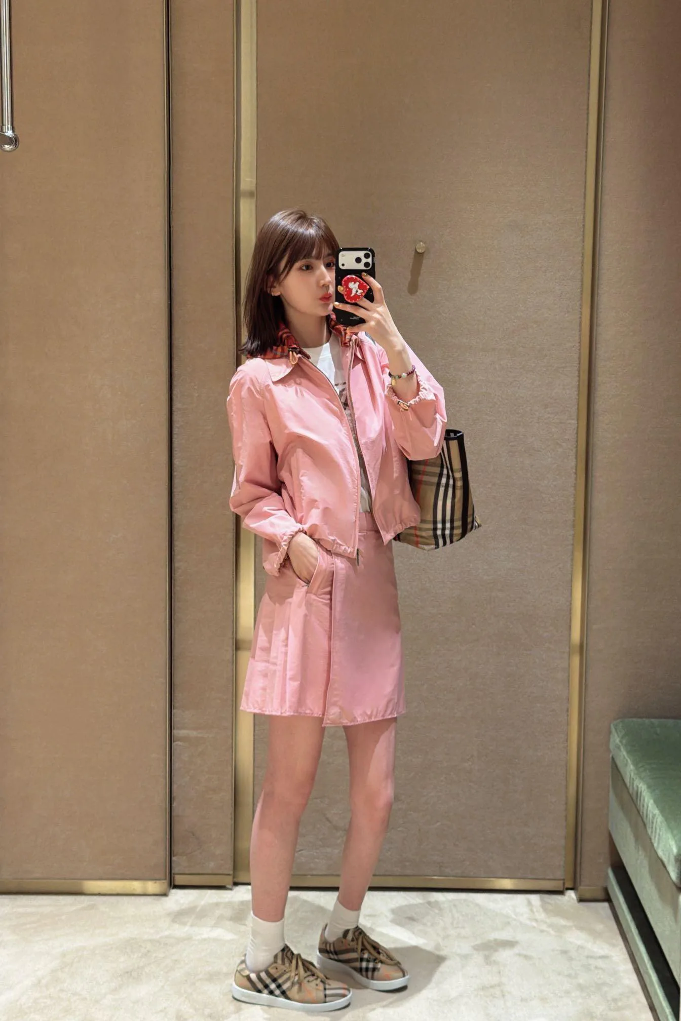 Куртки И Пуховики Женские Burberry 13420103