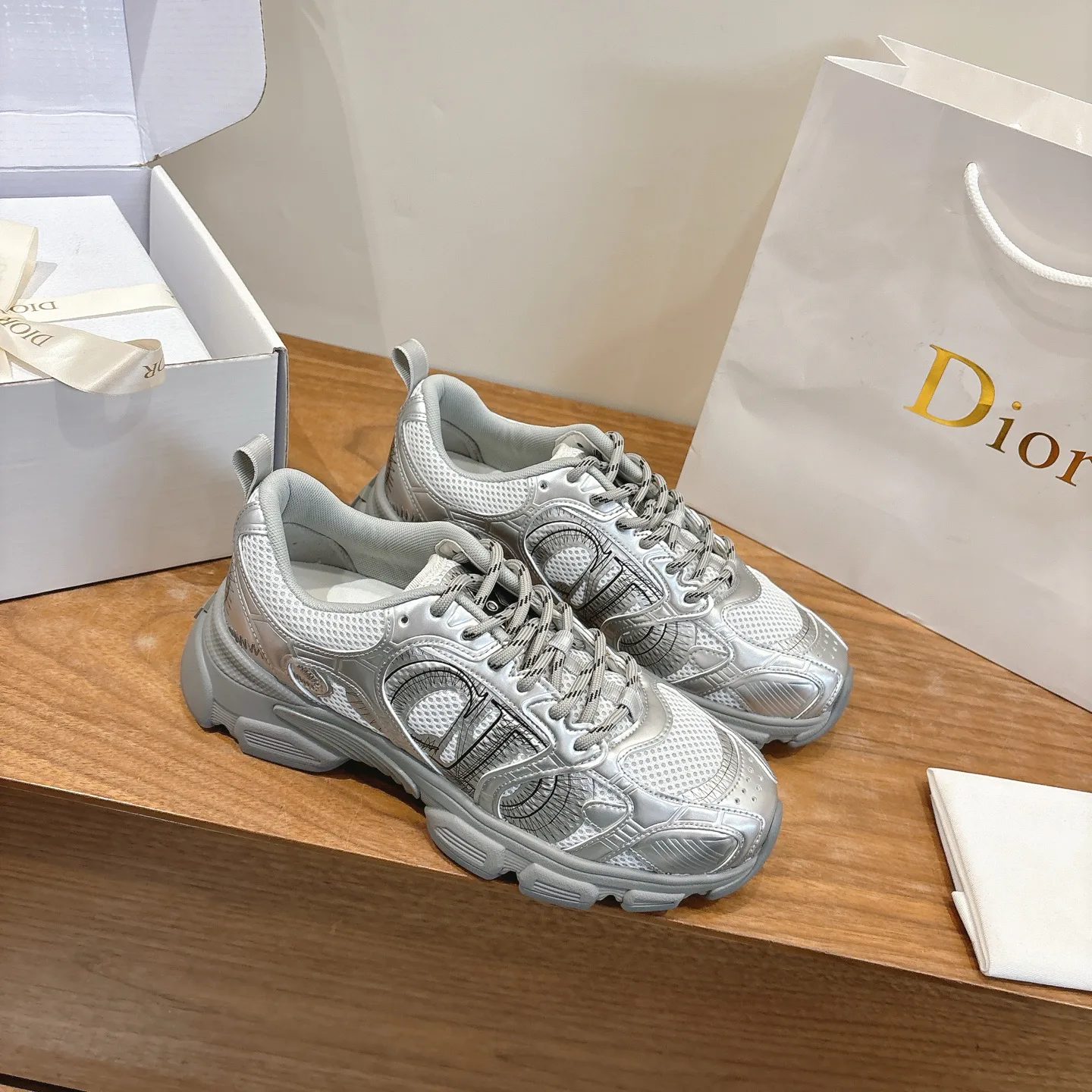 Кроссовки Женские Christian Dior 11647858