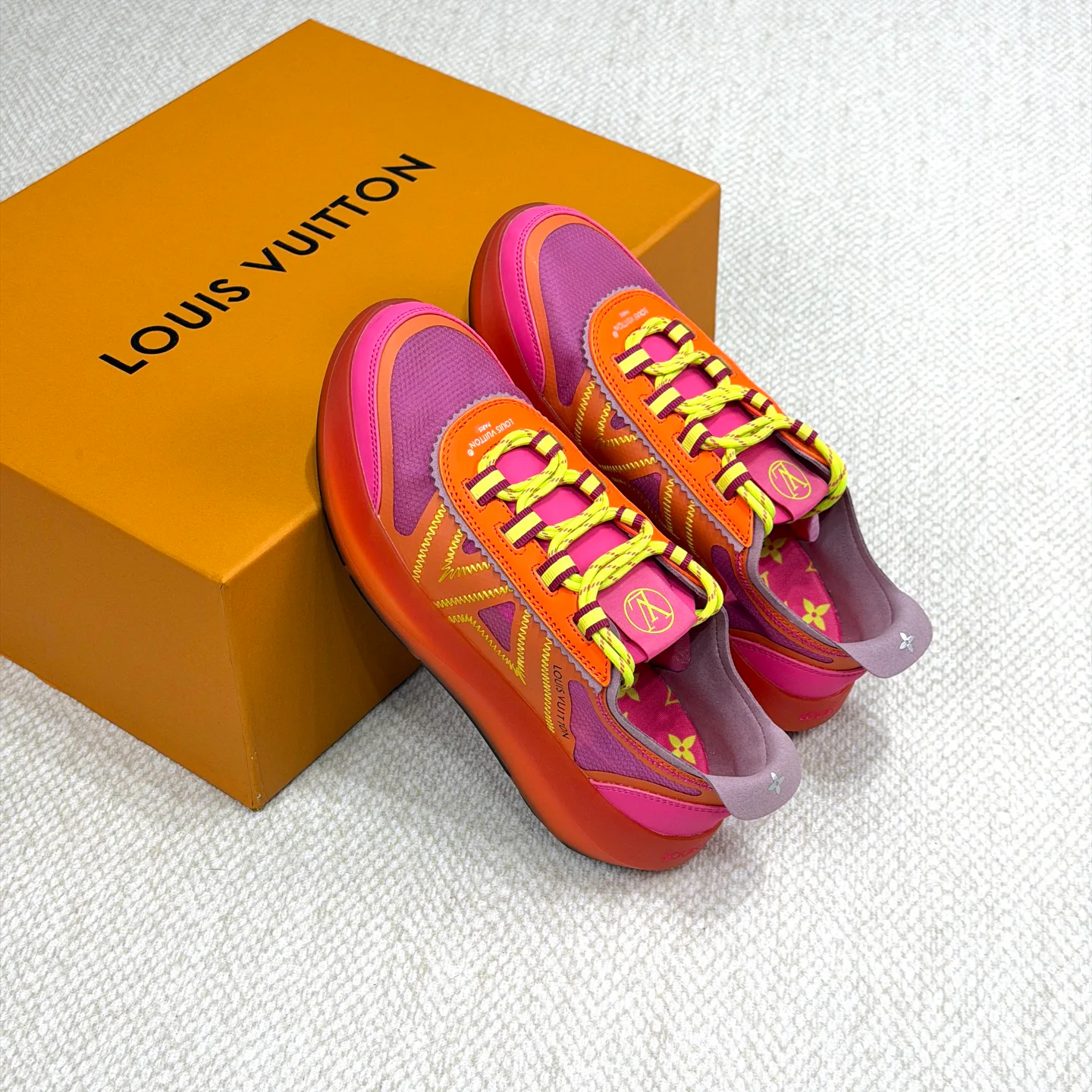 Кроссовки Женские Louis Vuitton 18265148