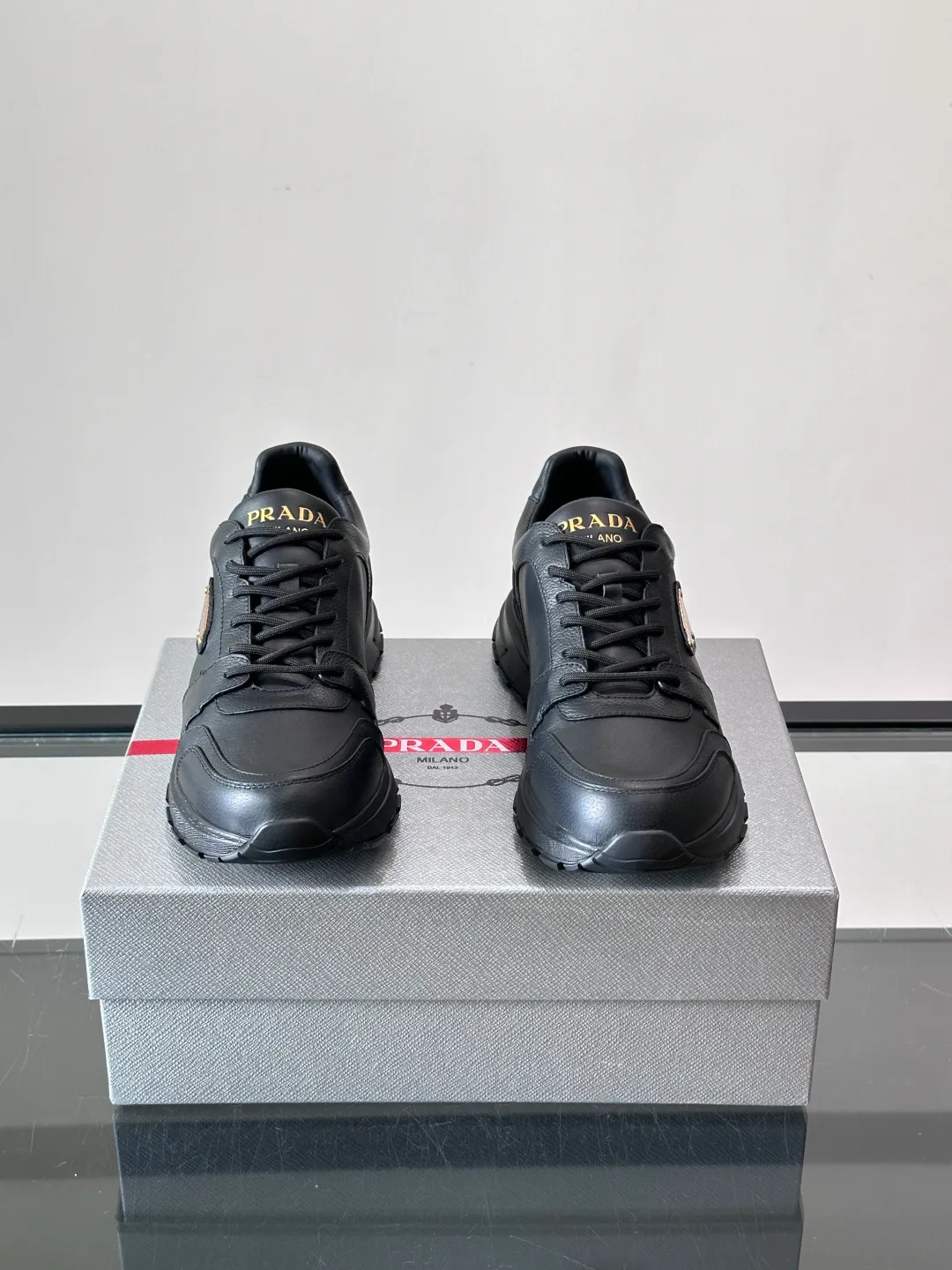 Кроссовки Женские Prada 18102657