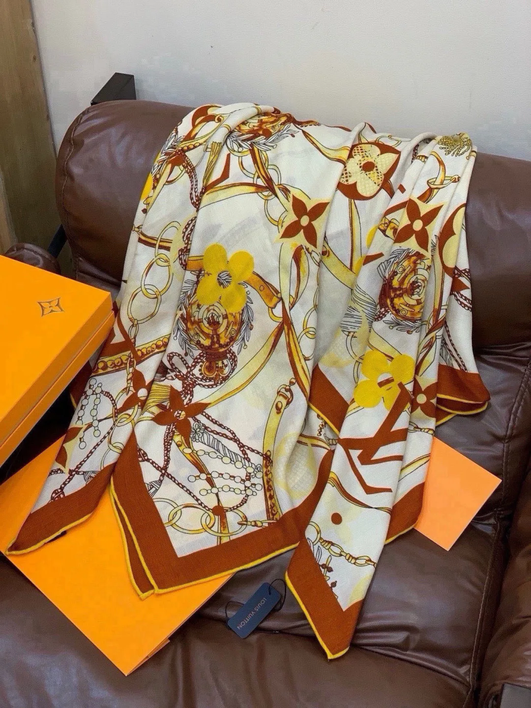 Платки Louis Vuitton 18675681
