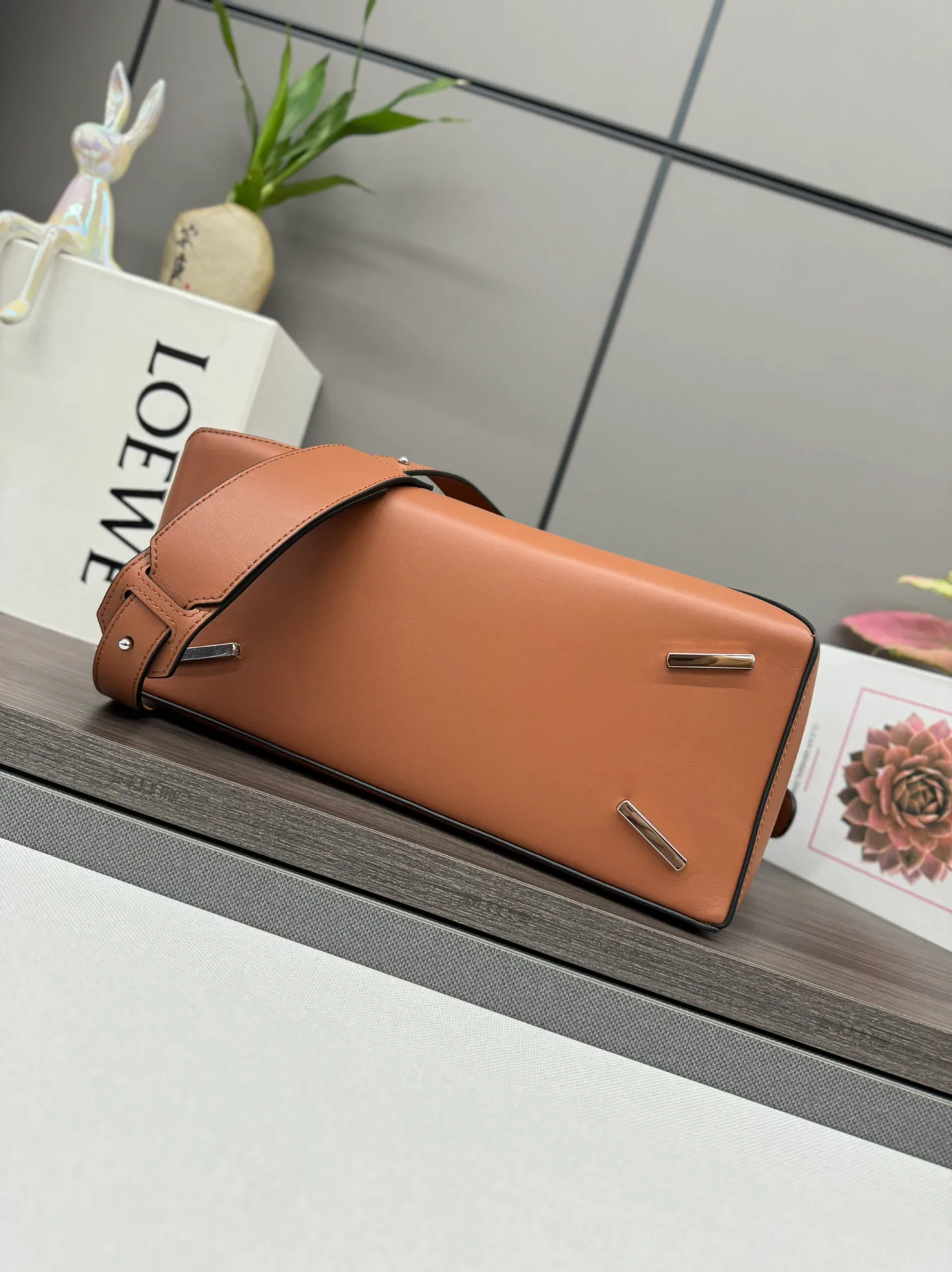 Классические Сумки Женские Loewe 18030373
