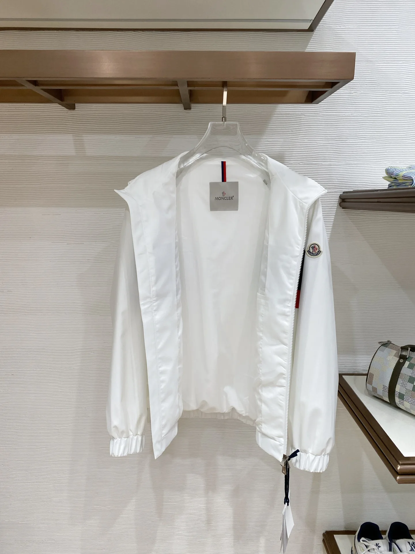 Куртки И Пуховики Мужские Moncler 4600950