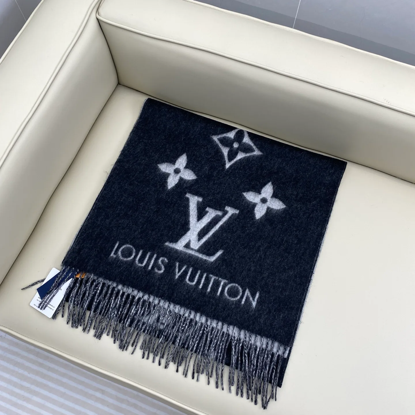 Шарфы Louis Vuitton 18105569