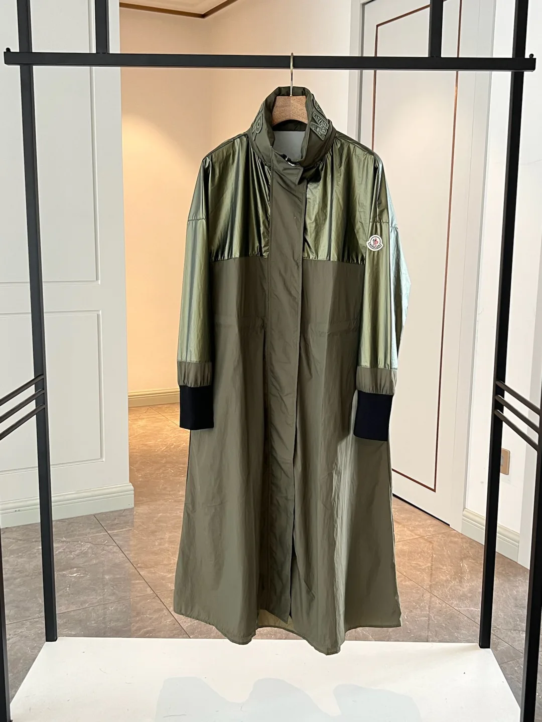 Куртки И Пуховики Женские Moncler 11489414