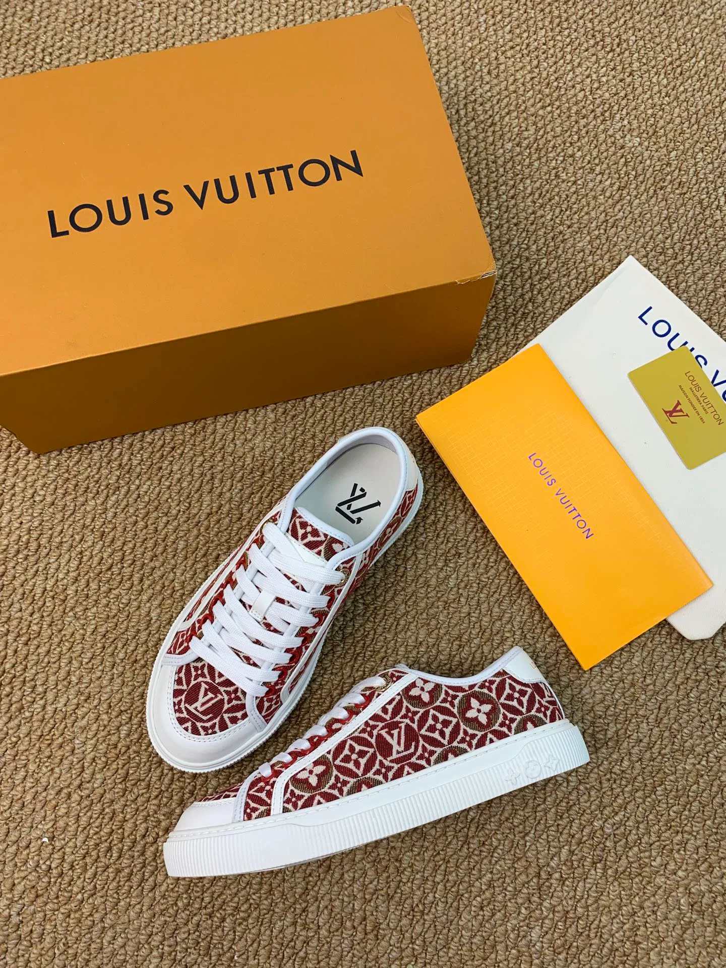 Кроссовки Женские Louis Vuitton 17545197