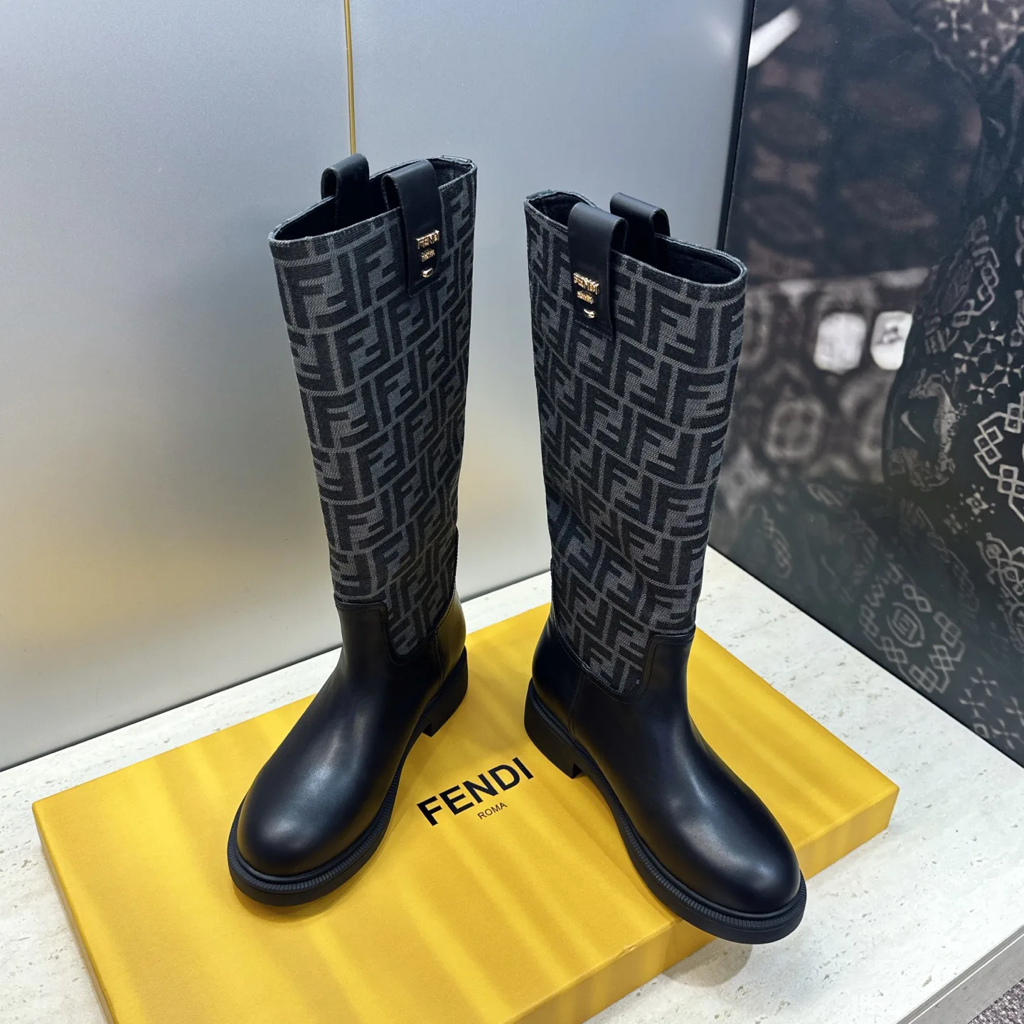 Сапоги Женские Fendi 19250143
