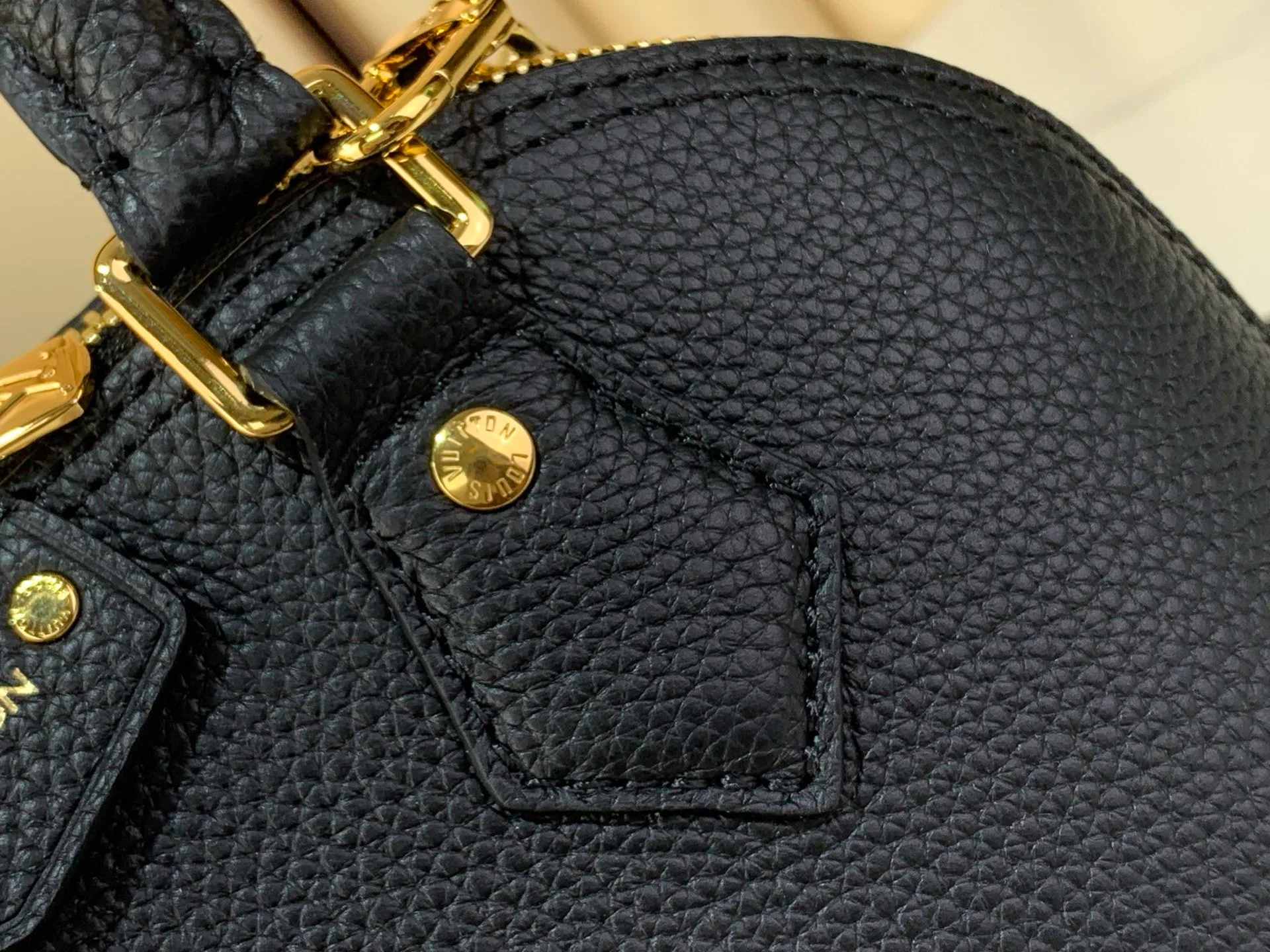 Классические Сумки Женские Louis Vuitton 13096119