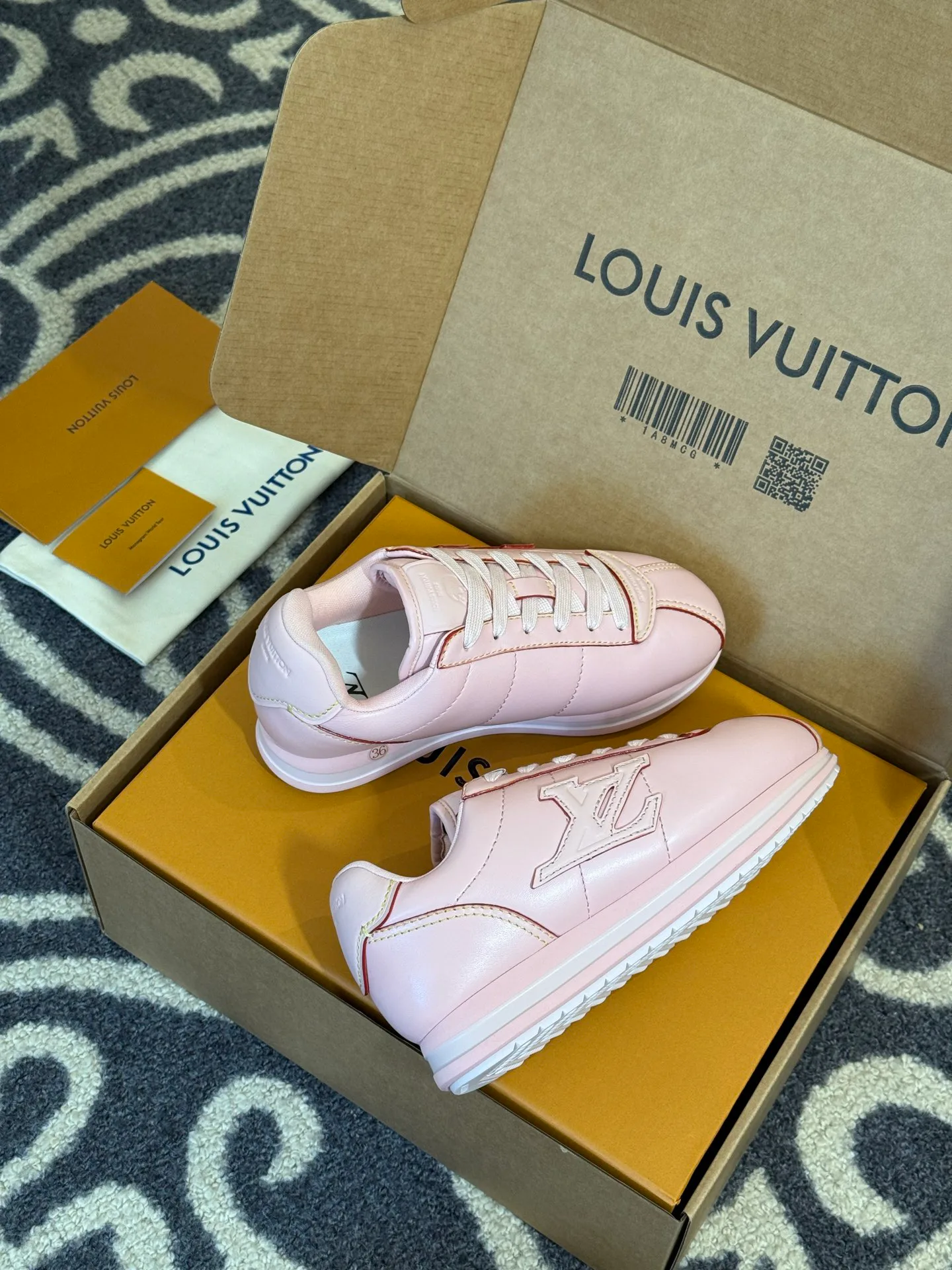 Кроссовки Женские Louis Vuitton 60640