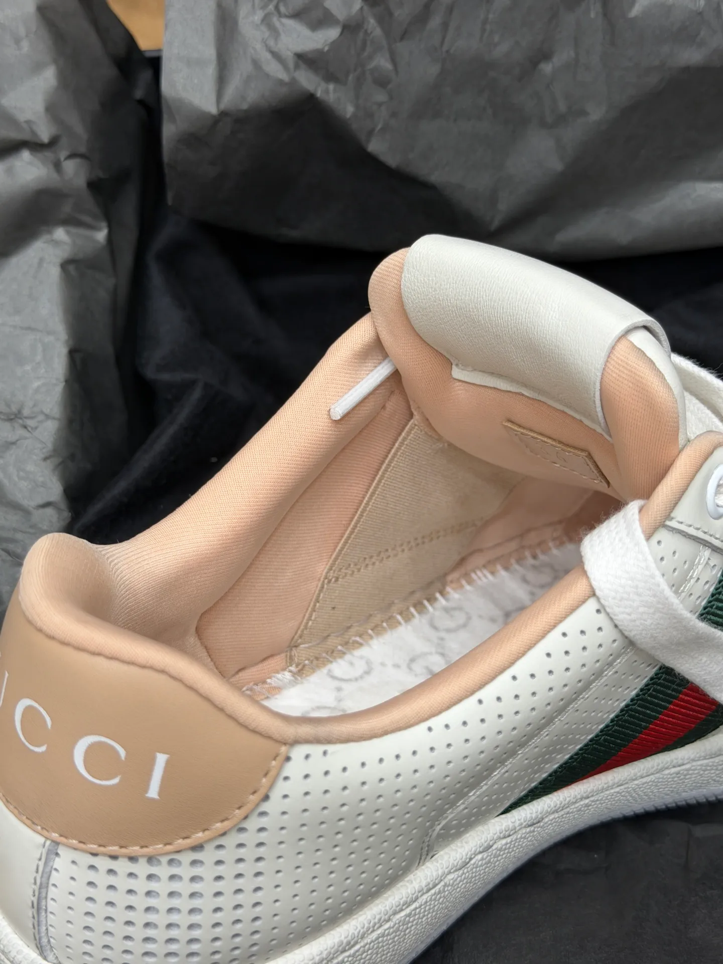 Кроссовки Женские Gucci 18995161