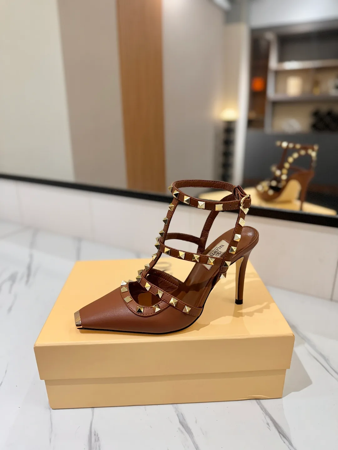 Босоножки Женские Valentino 17366644