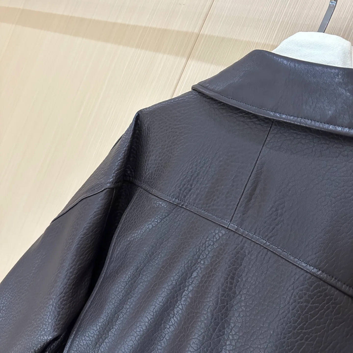 Кожаные Куртки И Дублёнки Женские Saint Laurent 11686176