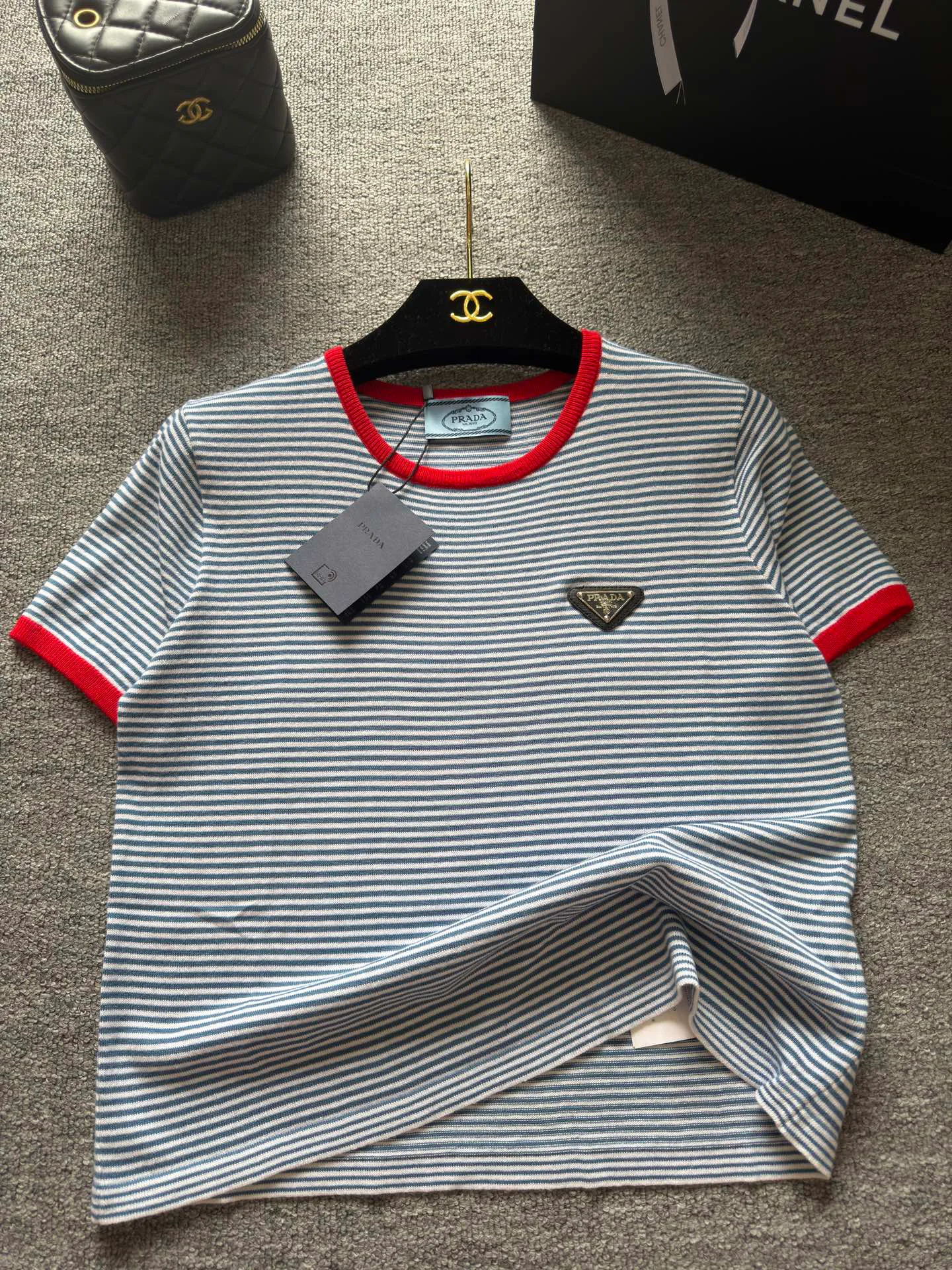 Футболки Женские Prada 13456077
