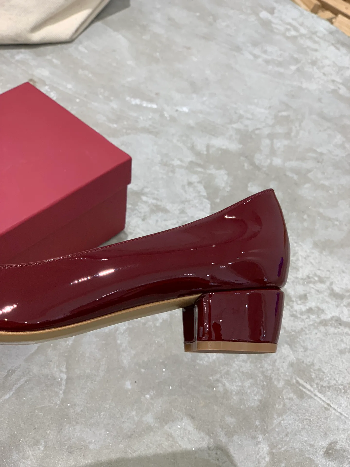 Туфли Женские Salvatore Ferragamo 18340705